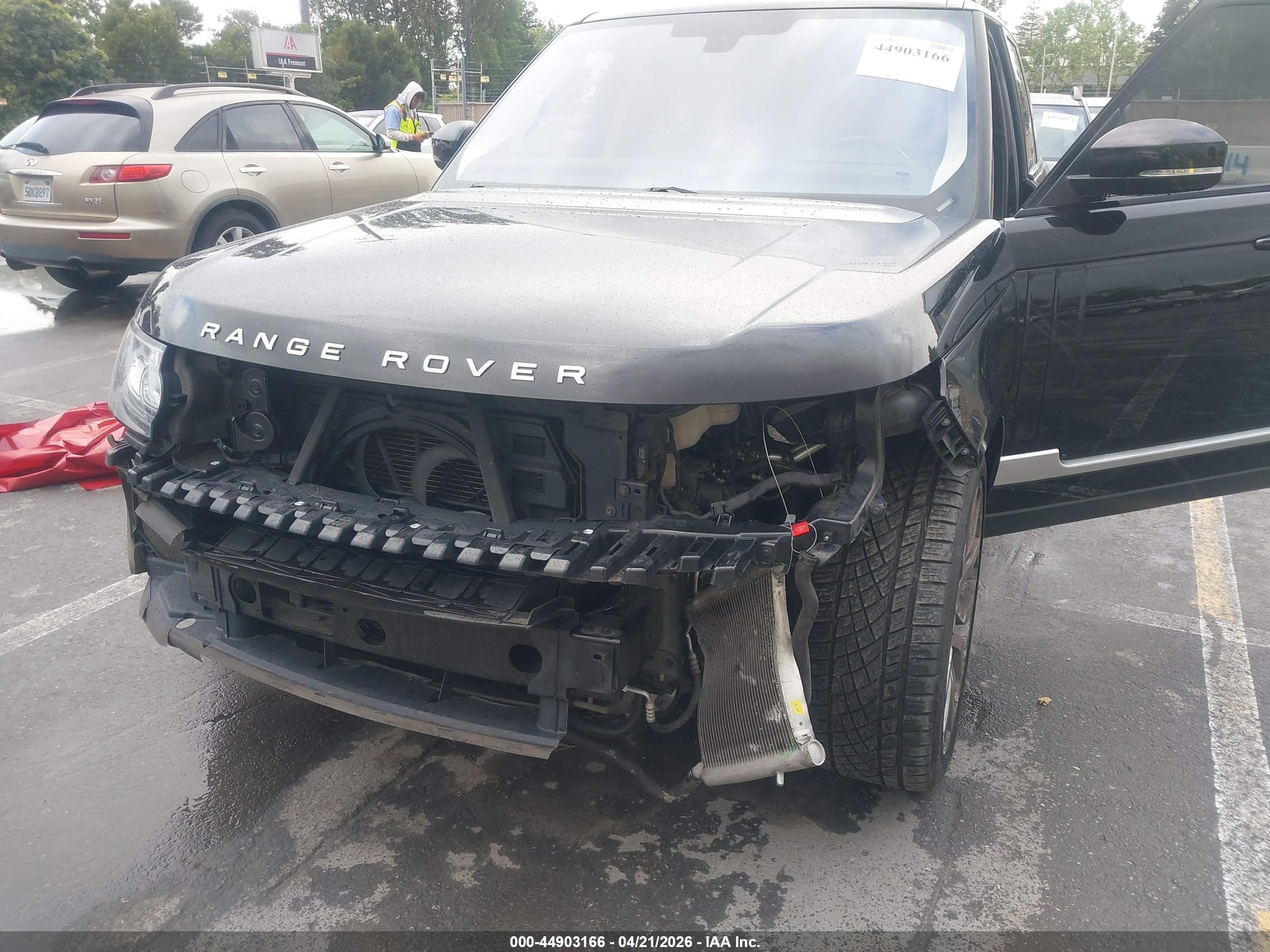 LAND ROVER image 6