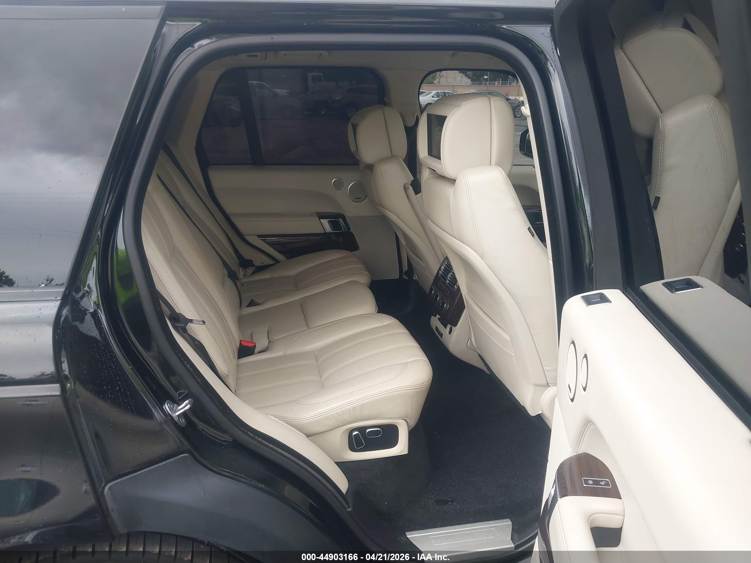 LAND ROVER image 8