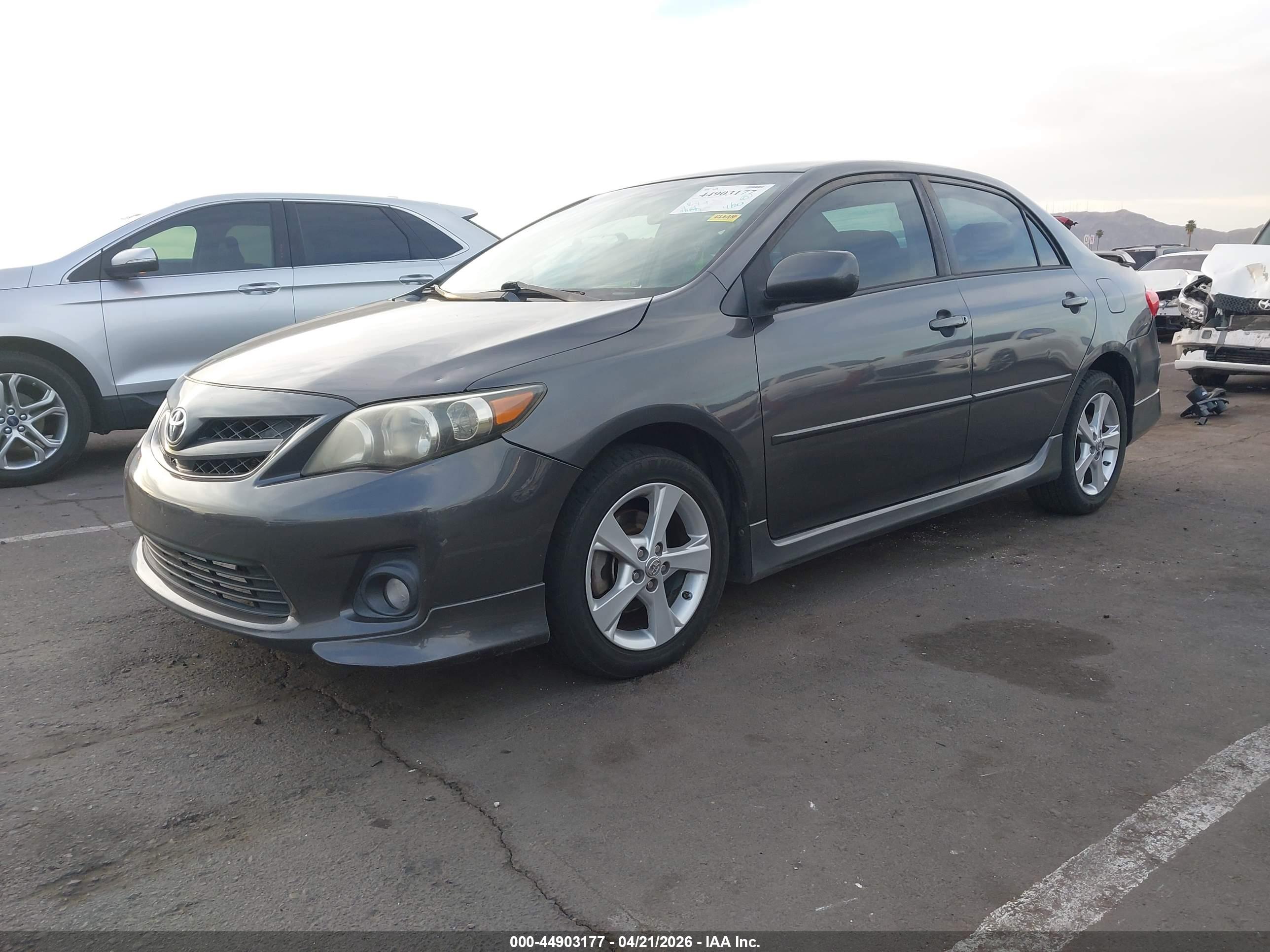 TOYOTA COROLLA image 2