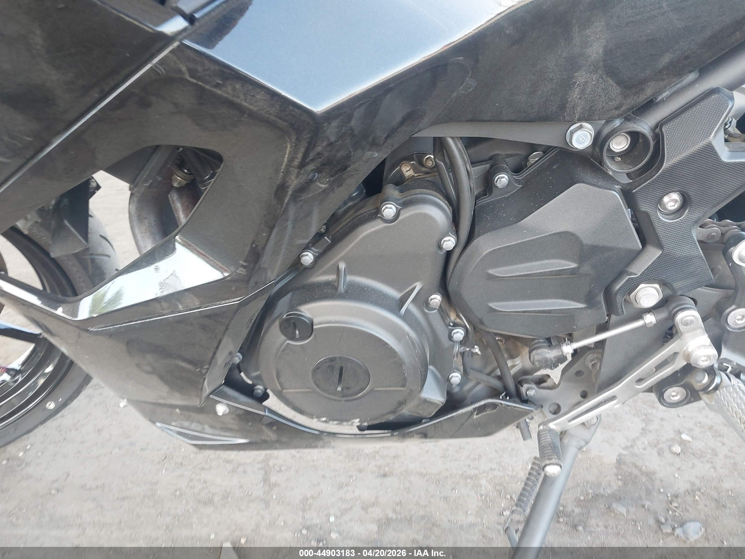 KAWASAKI EX500 image 9