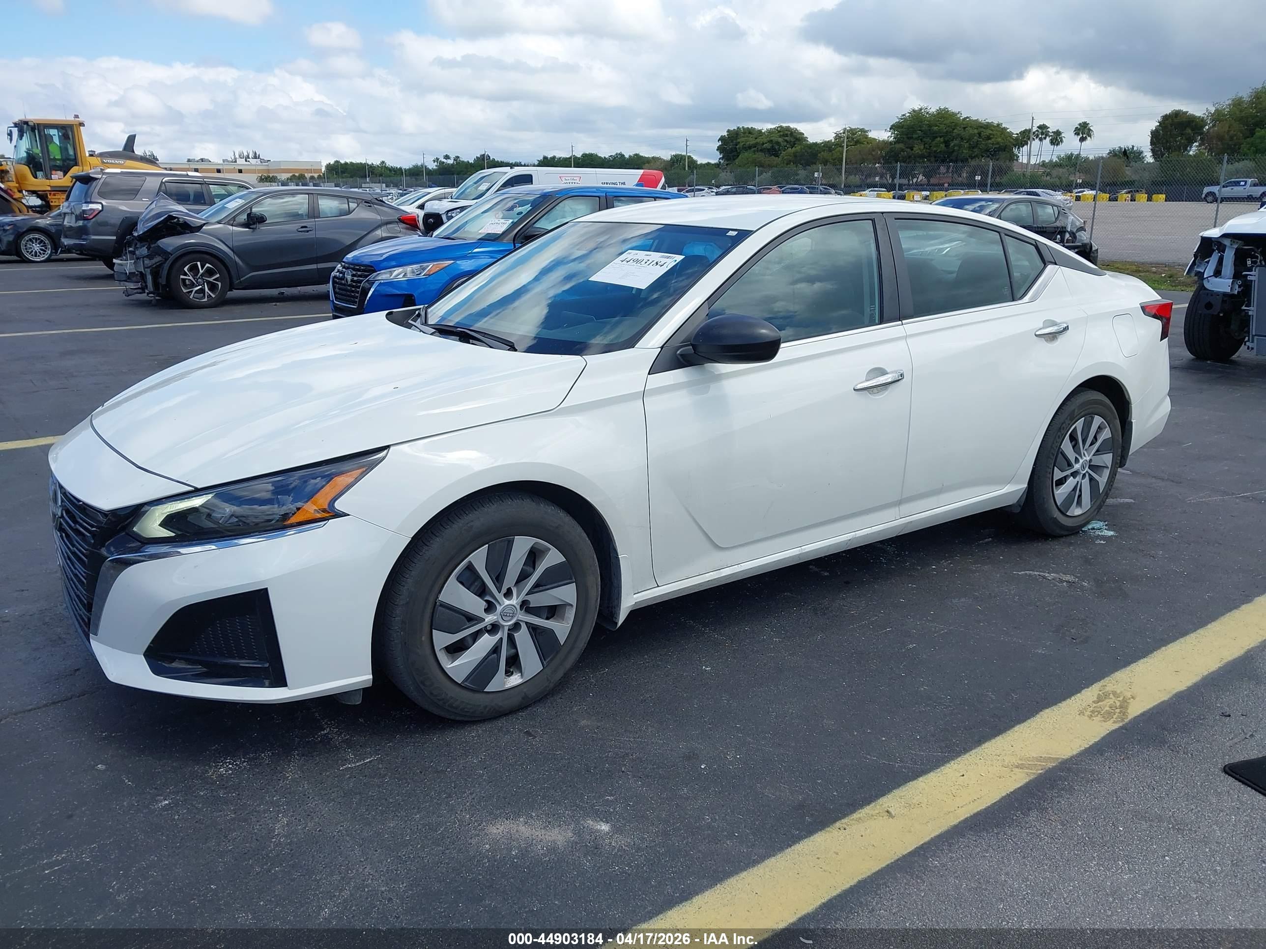 NISSAN ALTIMA image 2