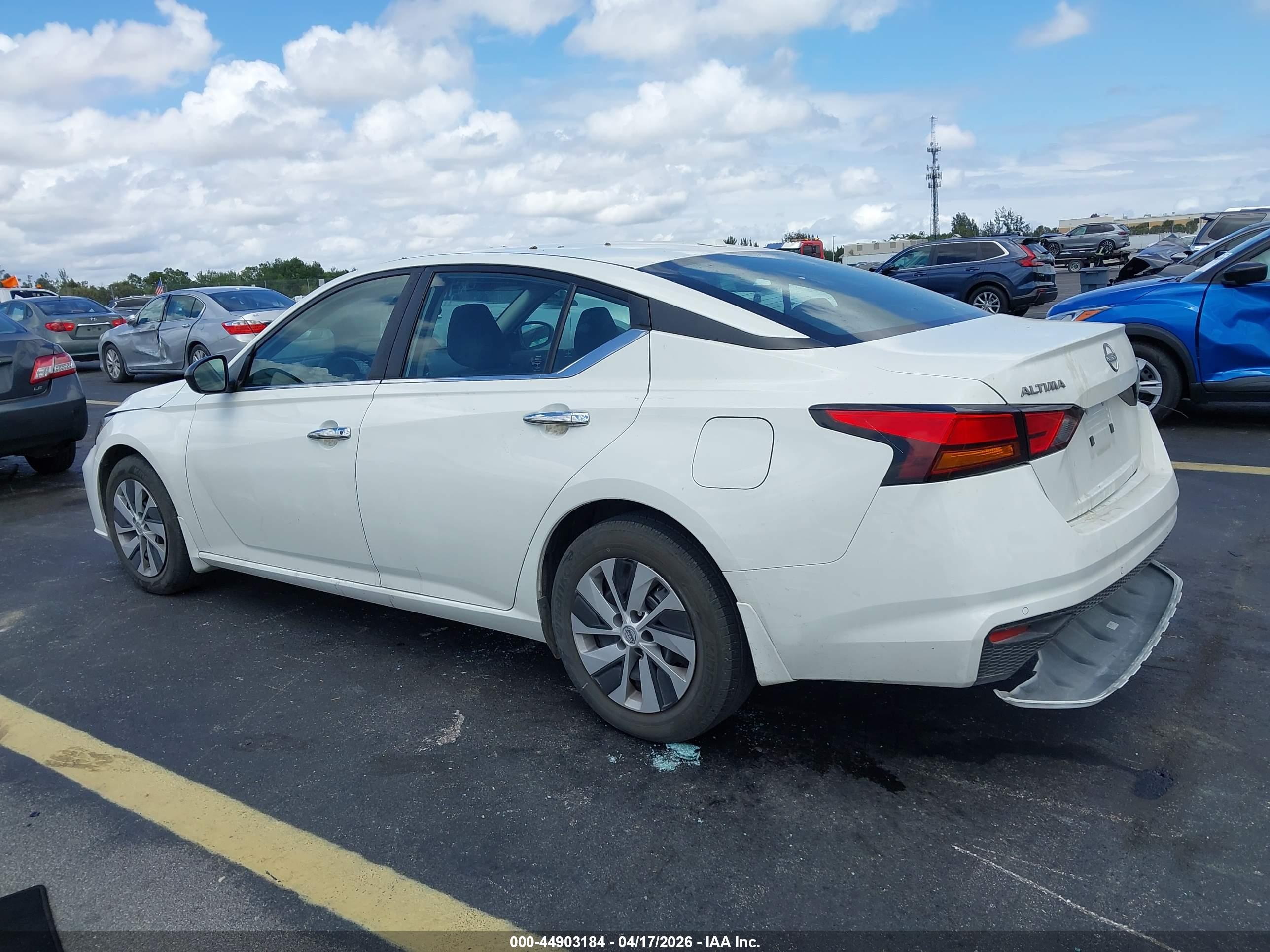 NISSAN ALTIMA image 3