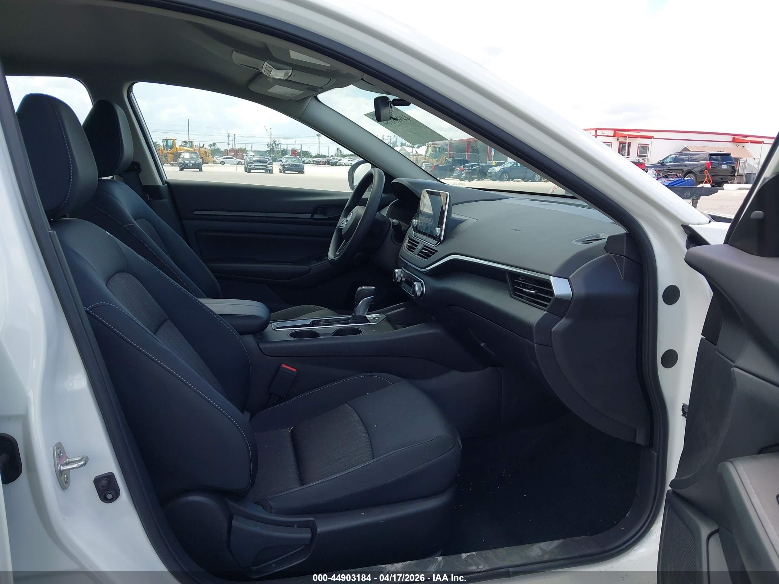 NISSAN ALTIMA image 5
