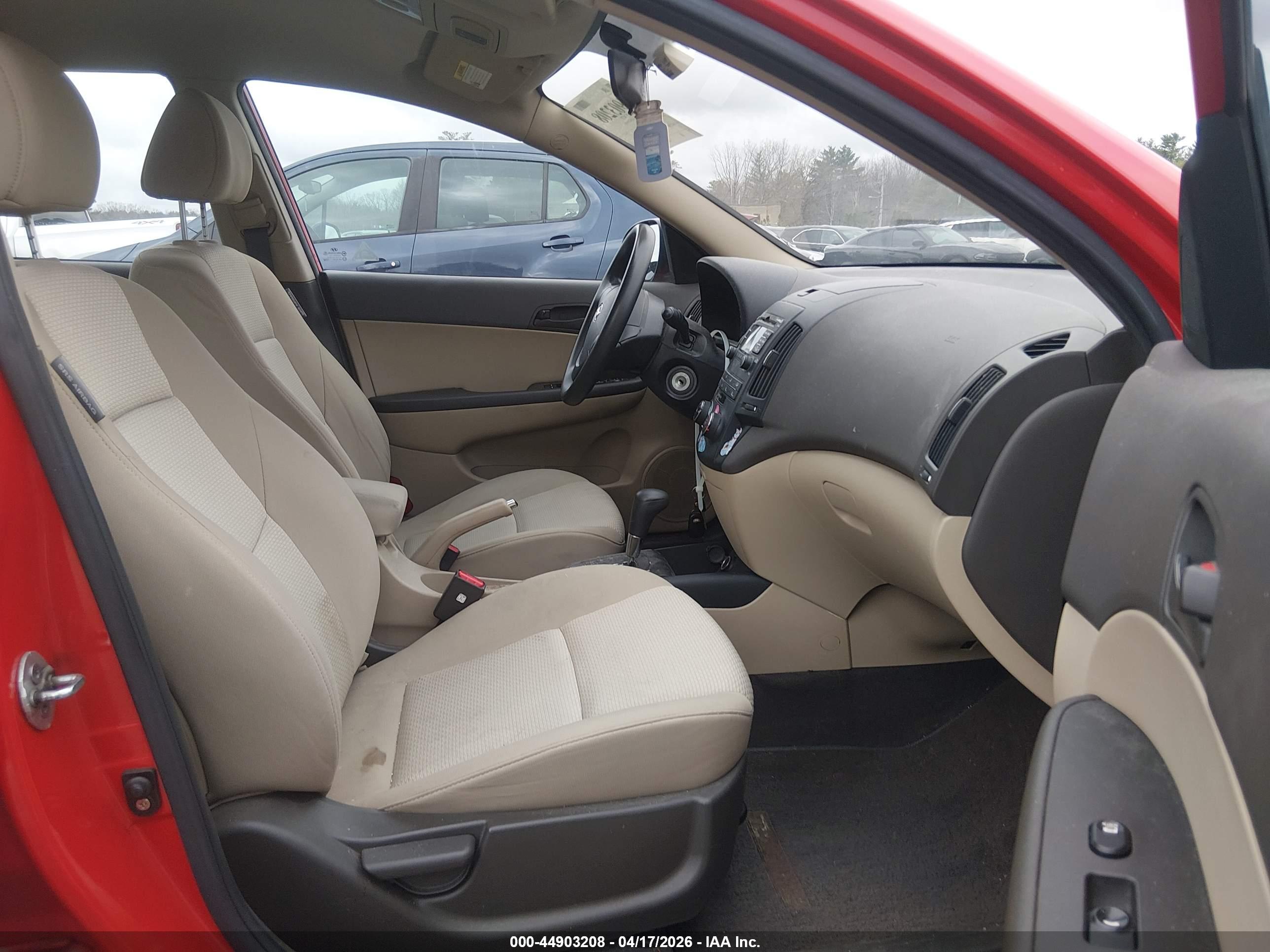 HYUNDAI ELANTRA image 5