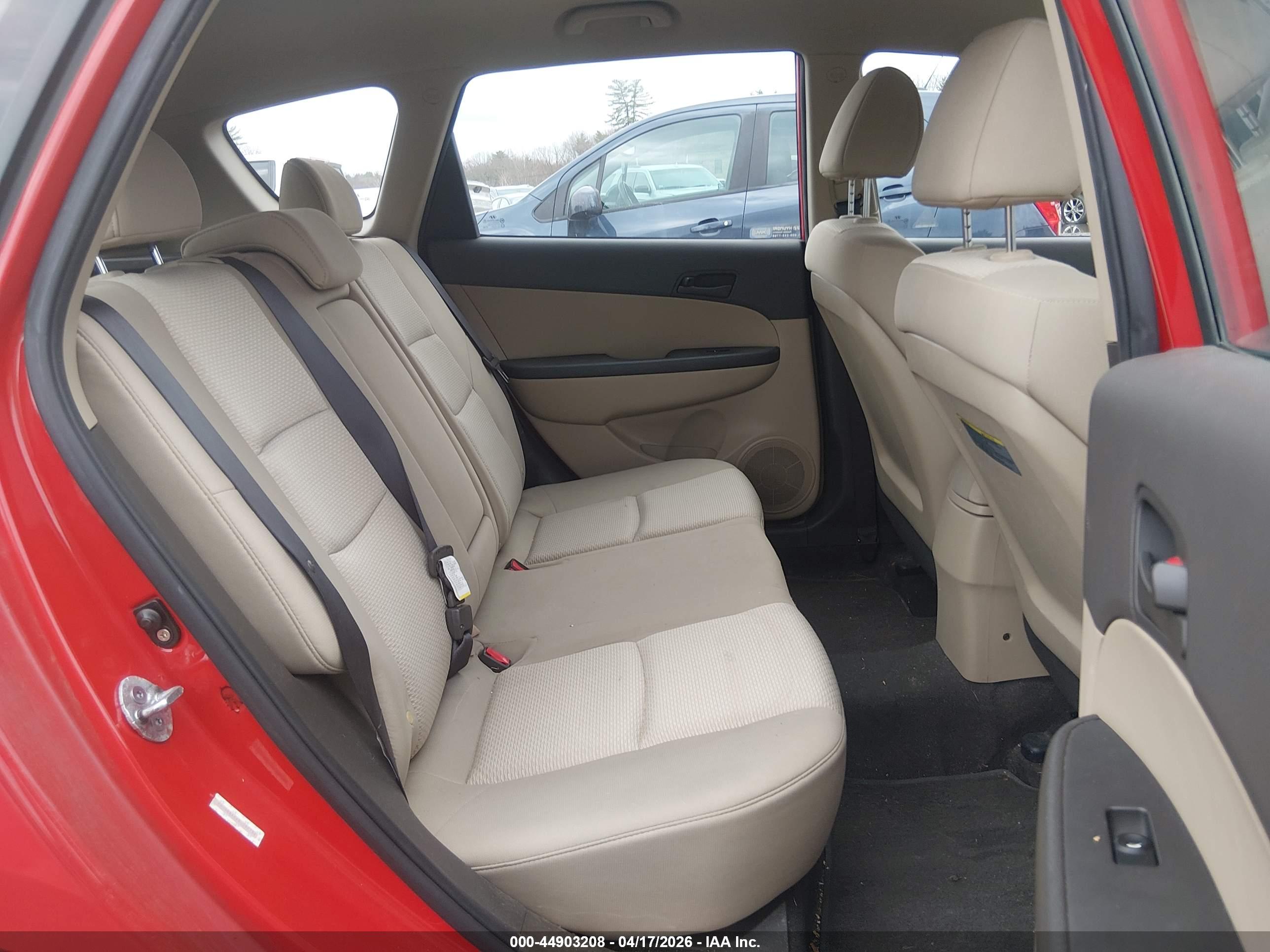 HYUNDAI ELANTRA image 8