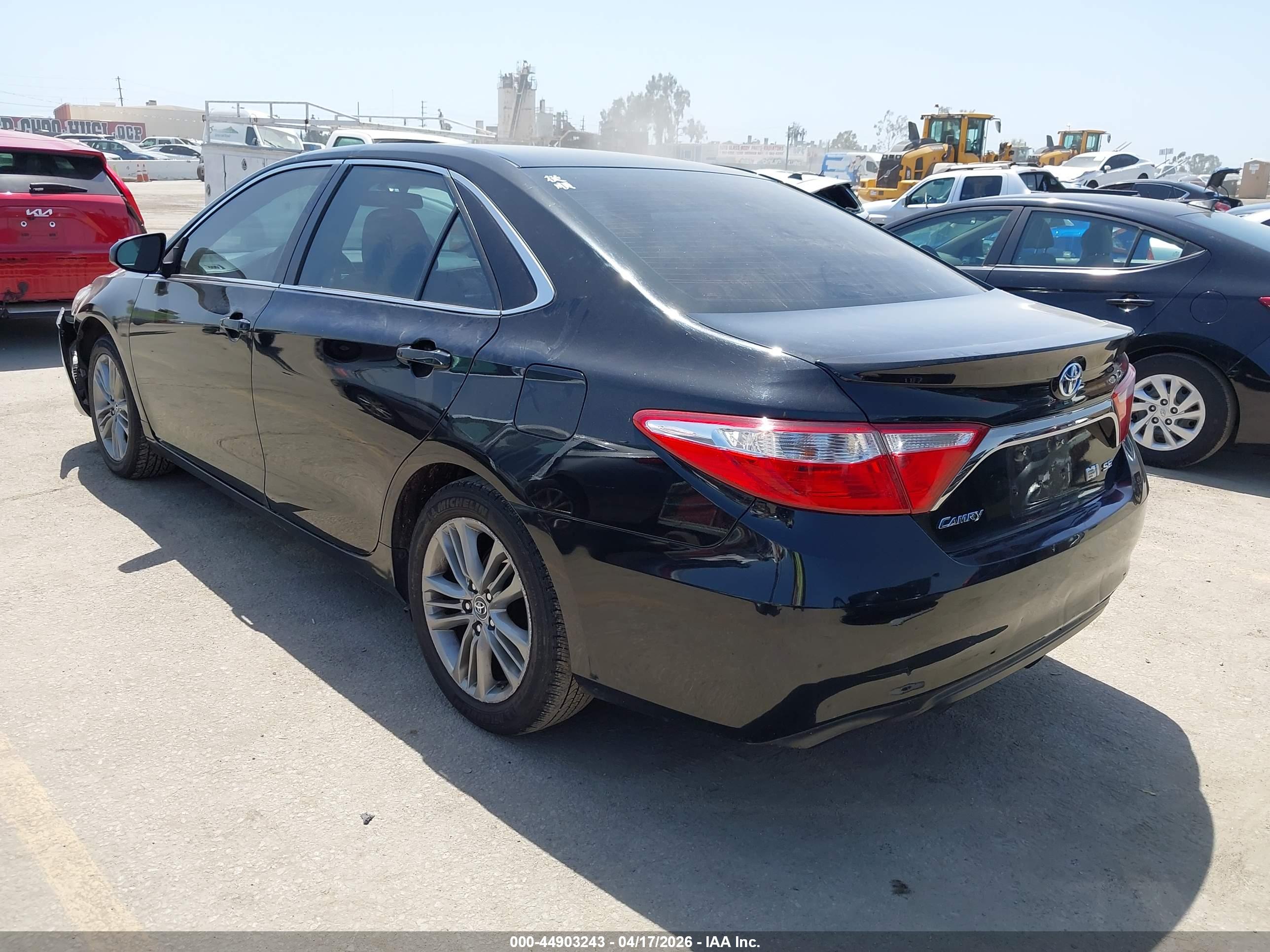 TOYOTA CAMRY image 3