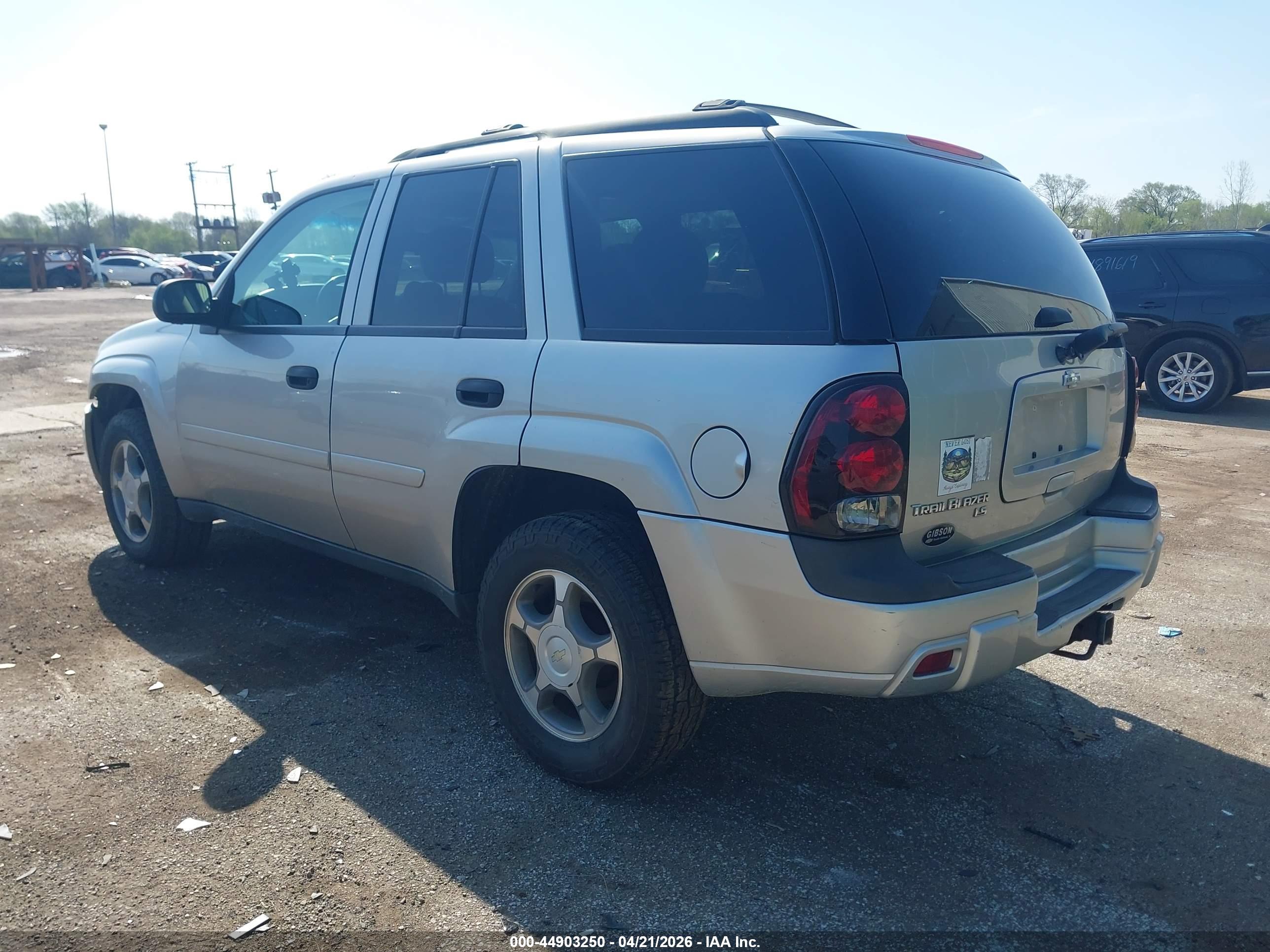 CHEVROLET TRAILBLAZER image 3