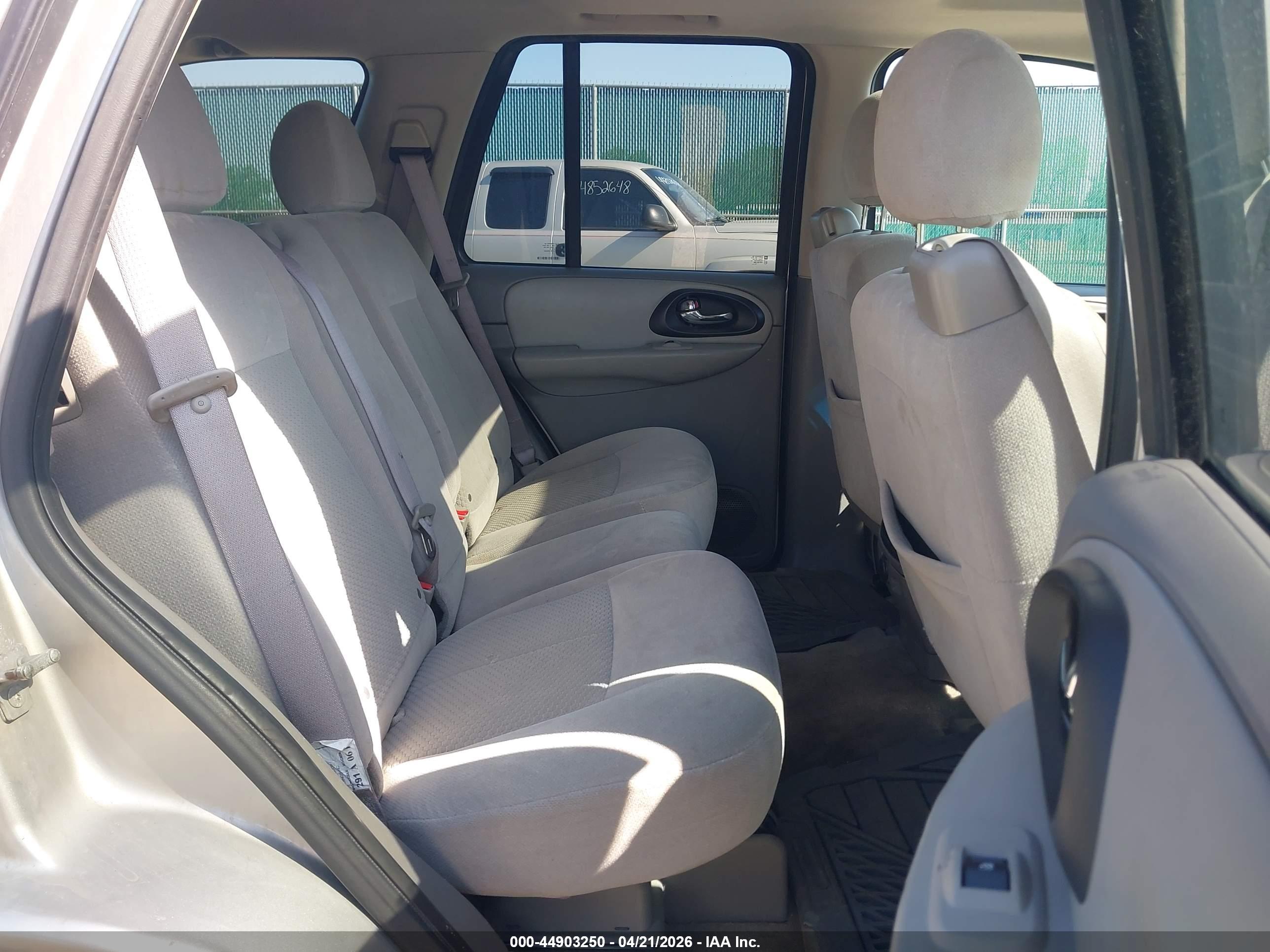 CHEVROLET TRAILBLAZER image 8