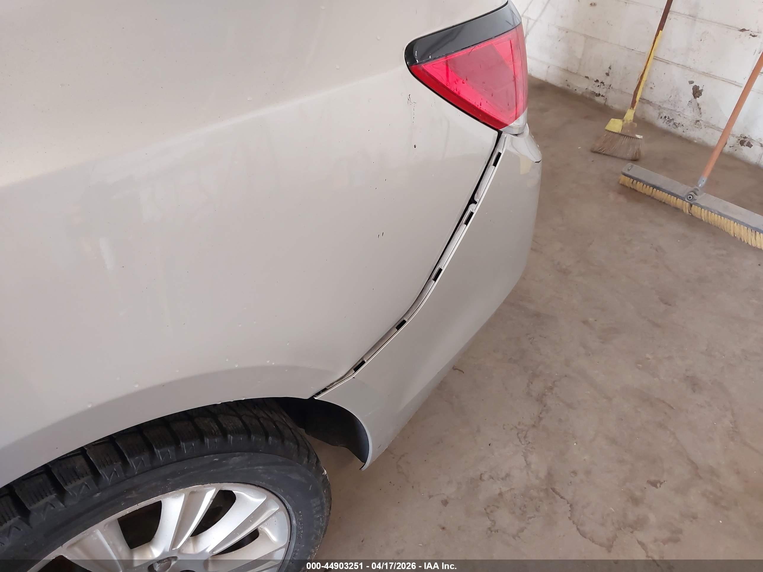 BUICK LACROSSE image 6