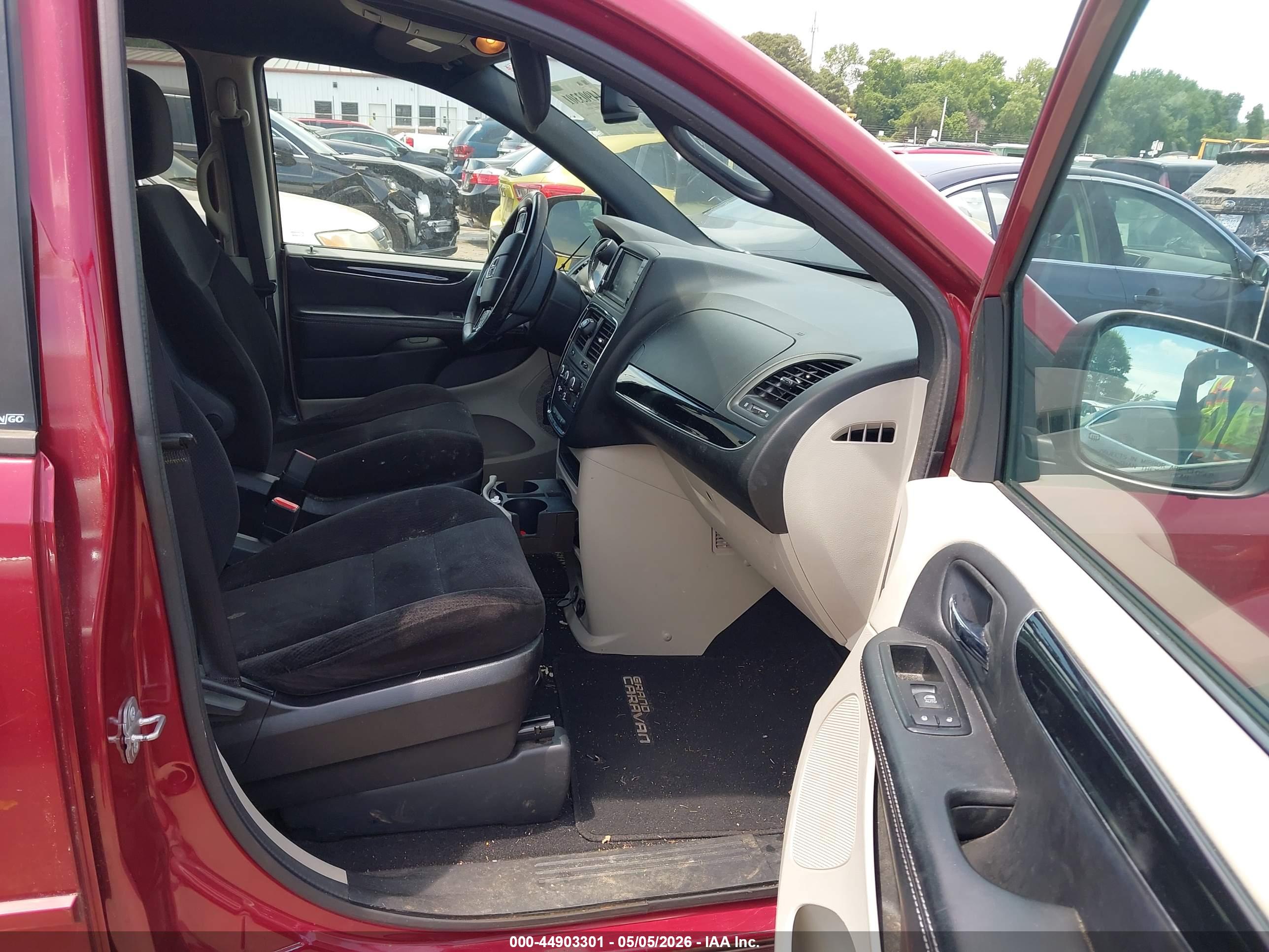 DODGE GRAND image 5