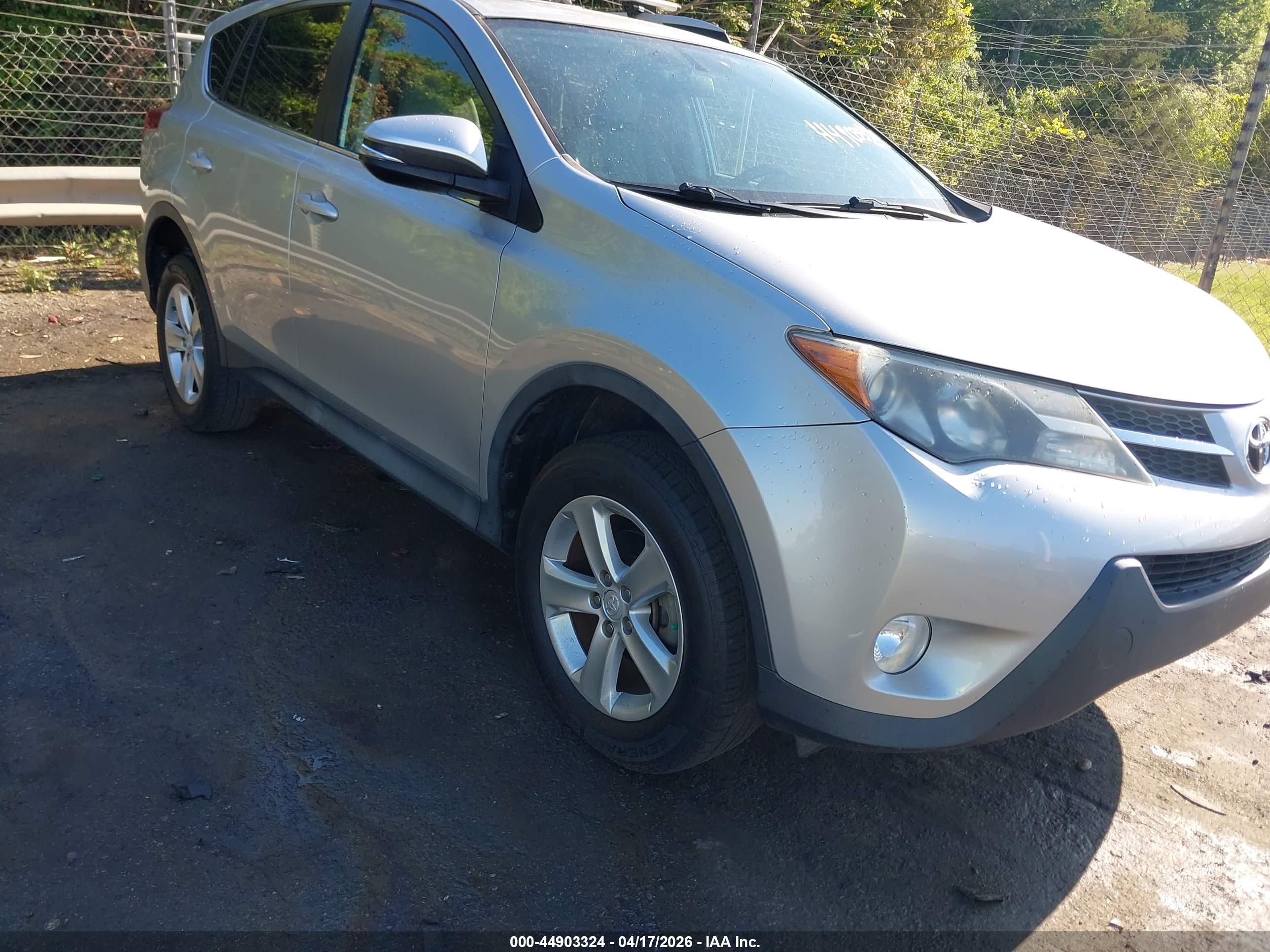 TOYOTA RAV4 image 6