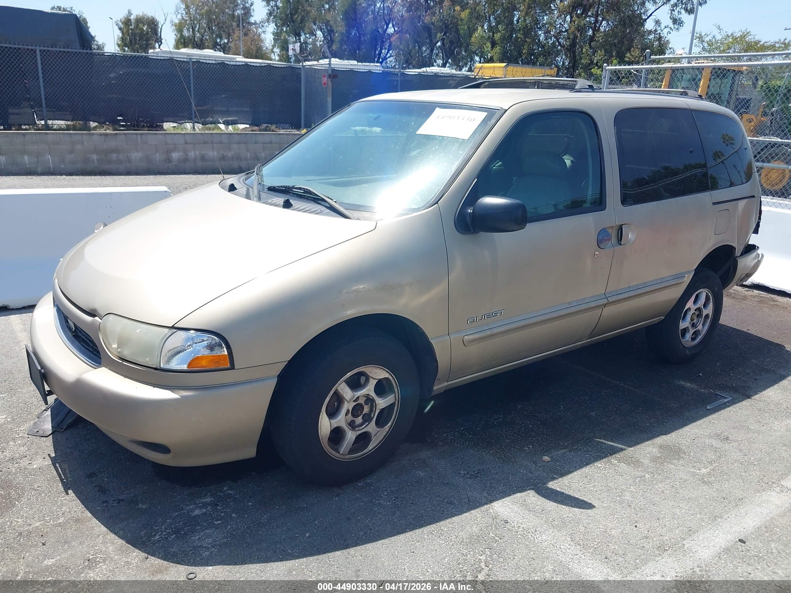NISSAN QUEST image 2