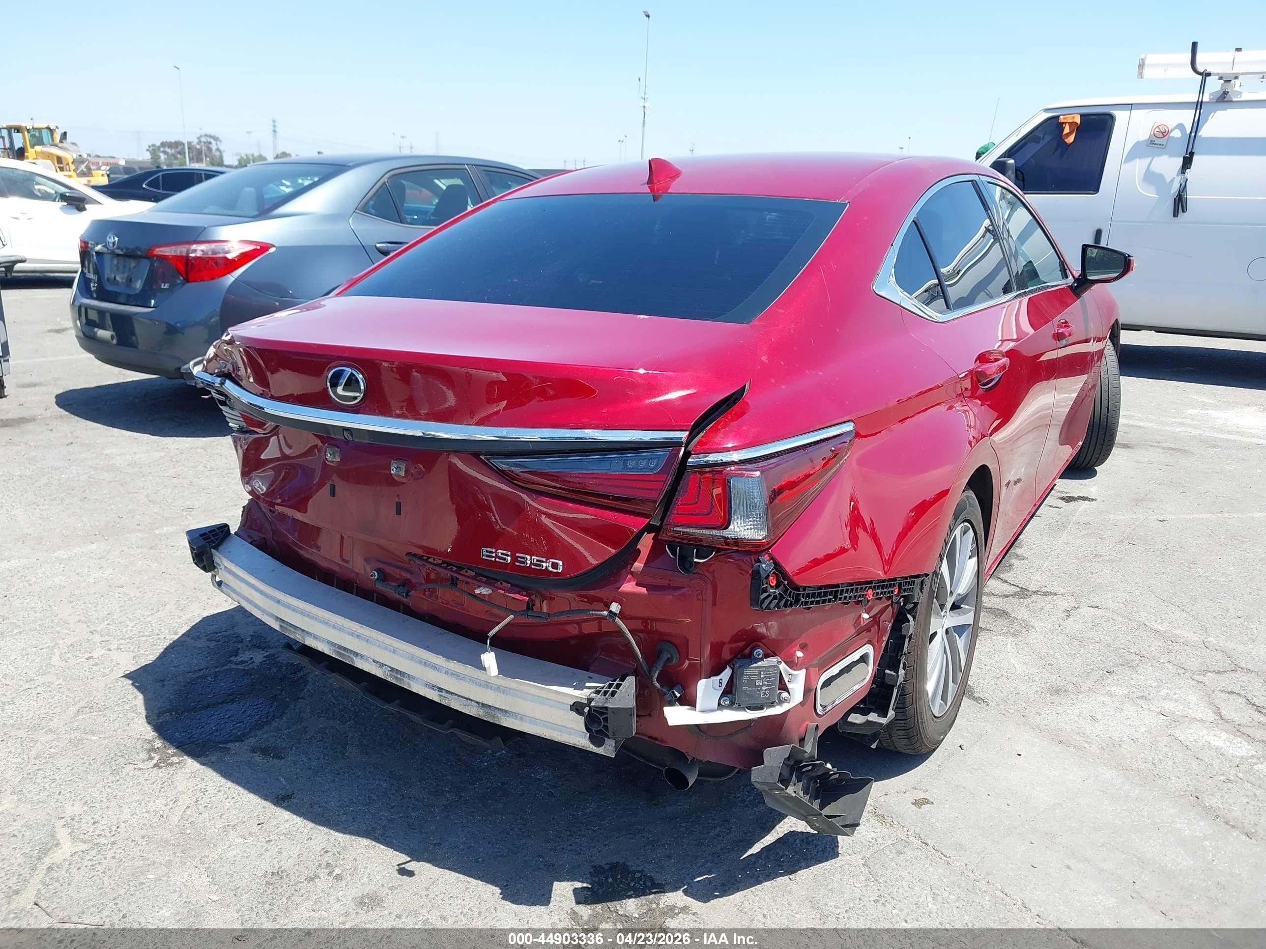 LEXUS ES image 4