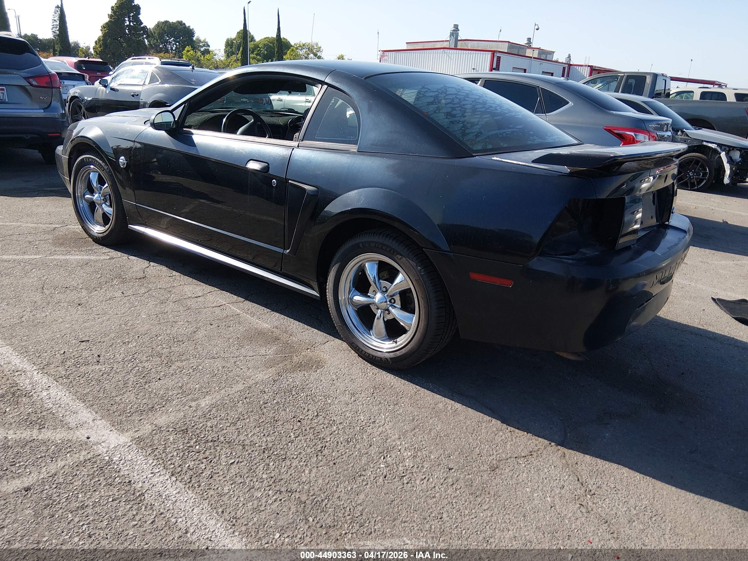 FORD MUSTANG image 3