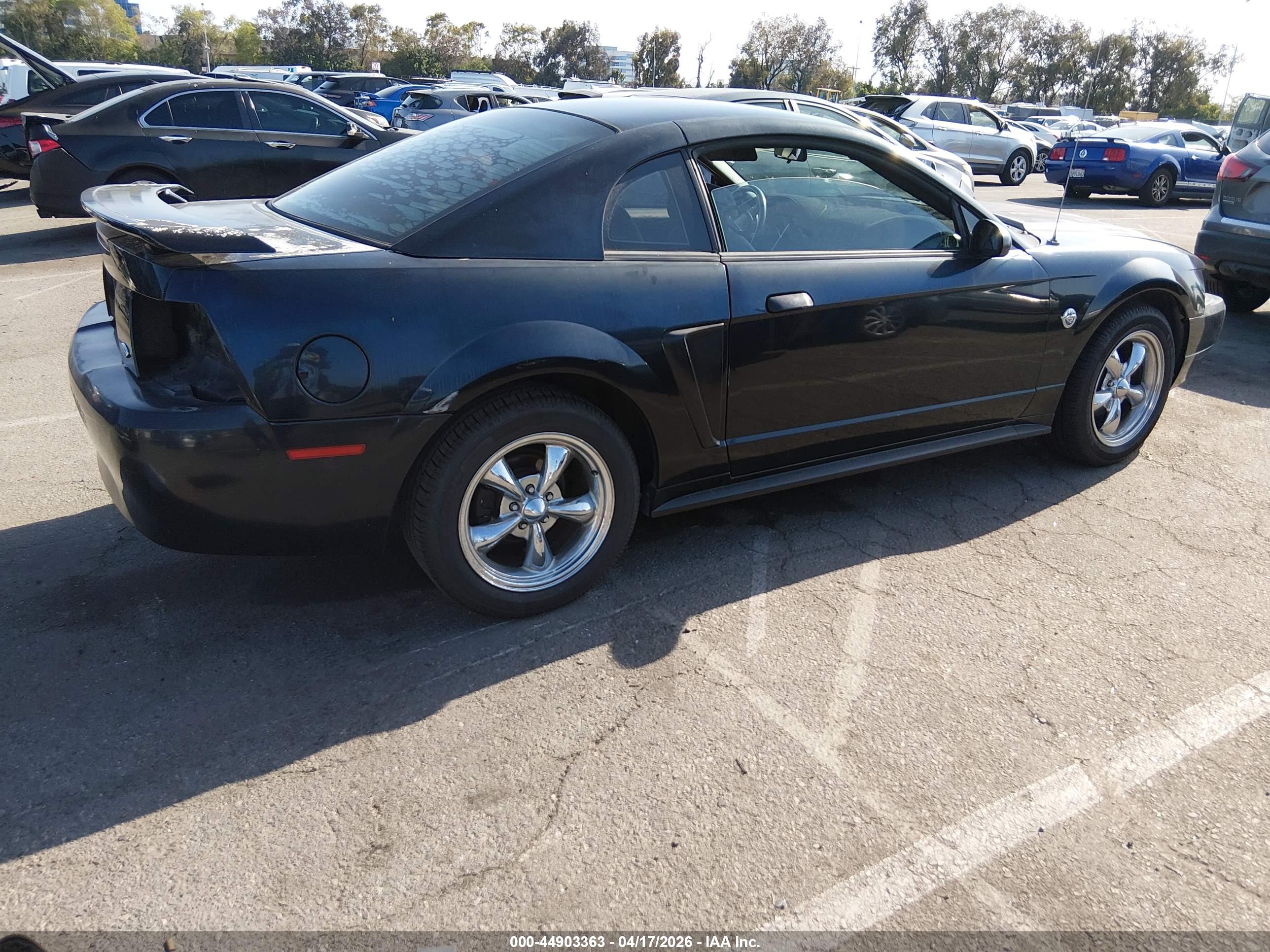 FORD MUSTANG image 4