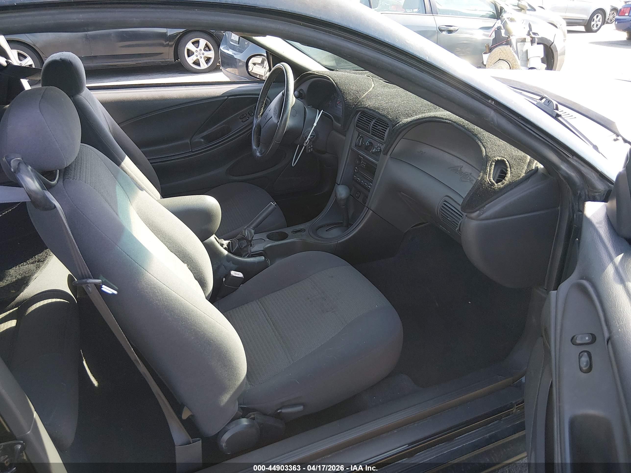 FORD MUSTANG image 5