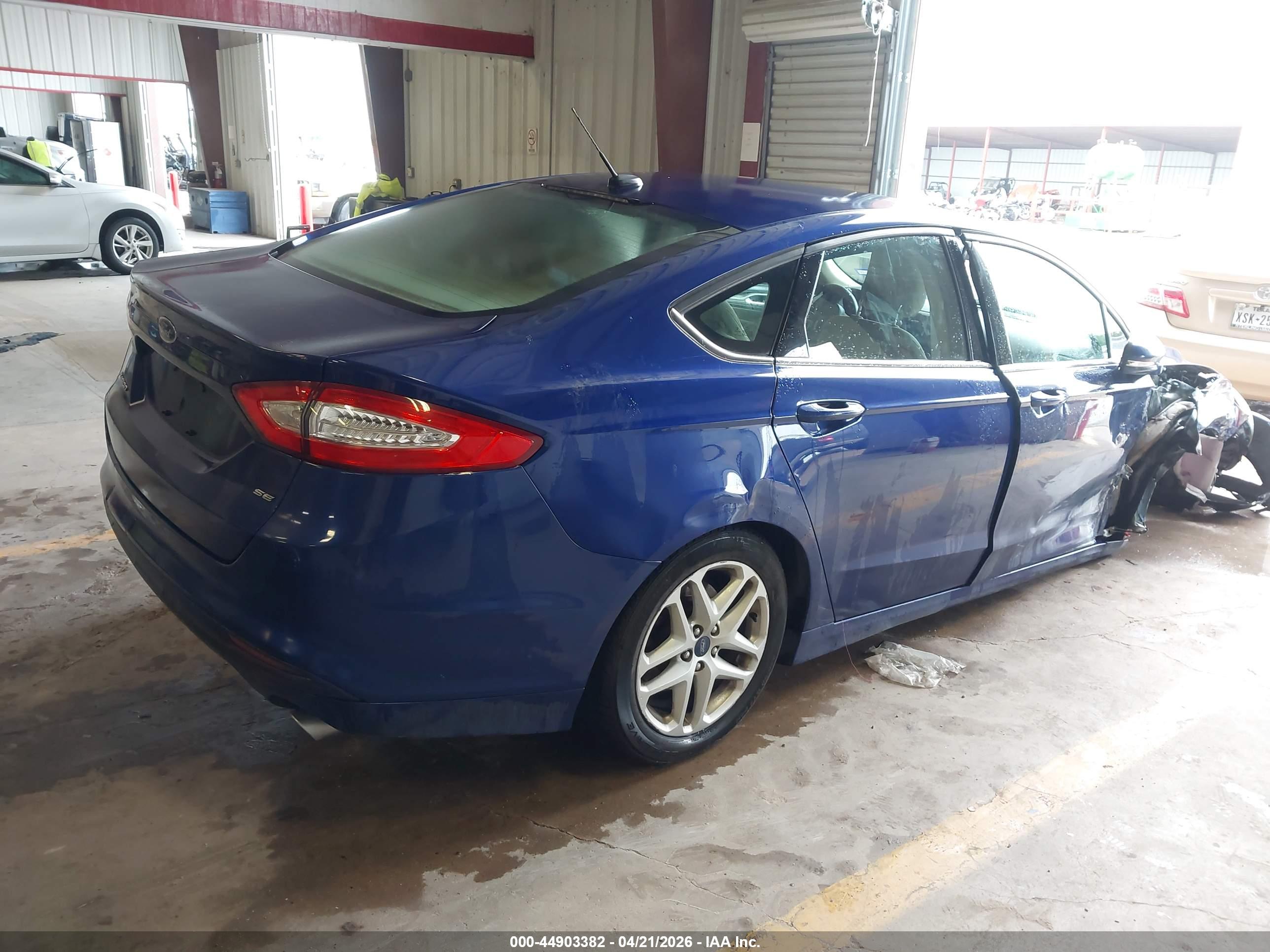 FORD FUSION image 4
