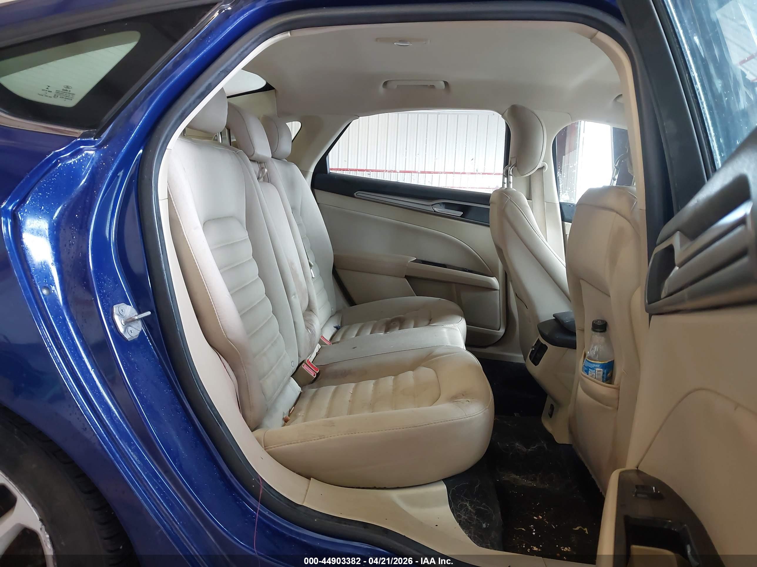 FORD FUSION image 8