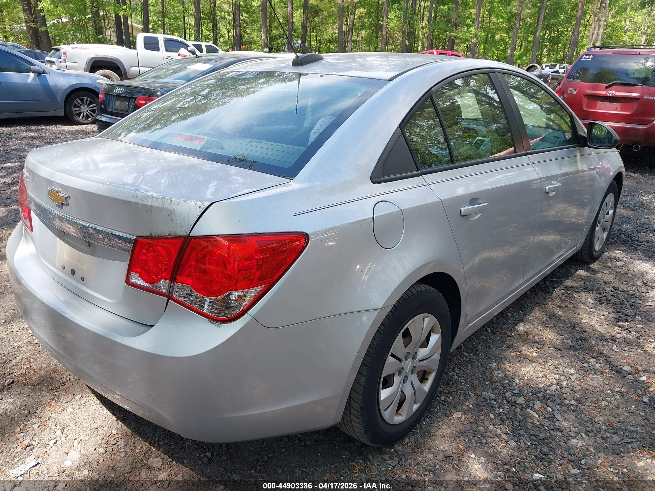 CHEVROLET CRUZE image 4