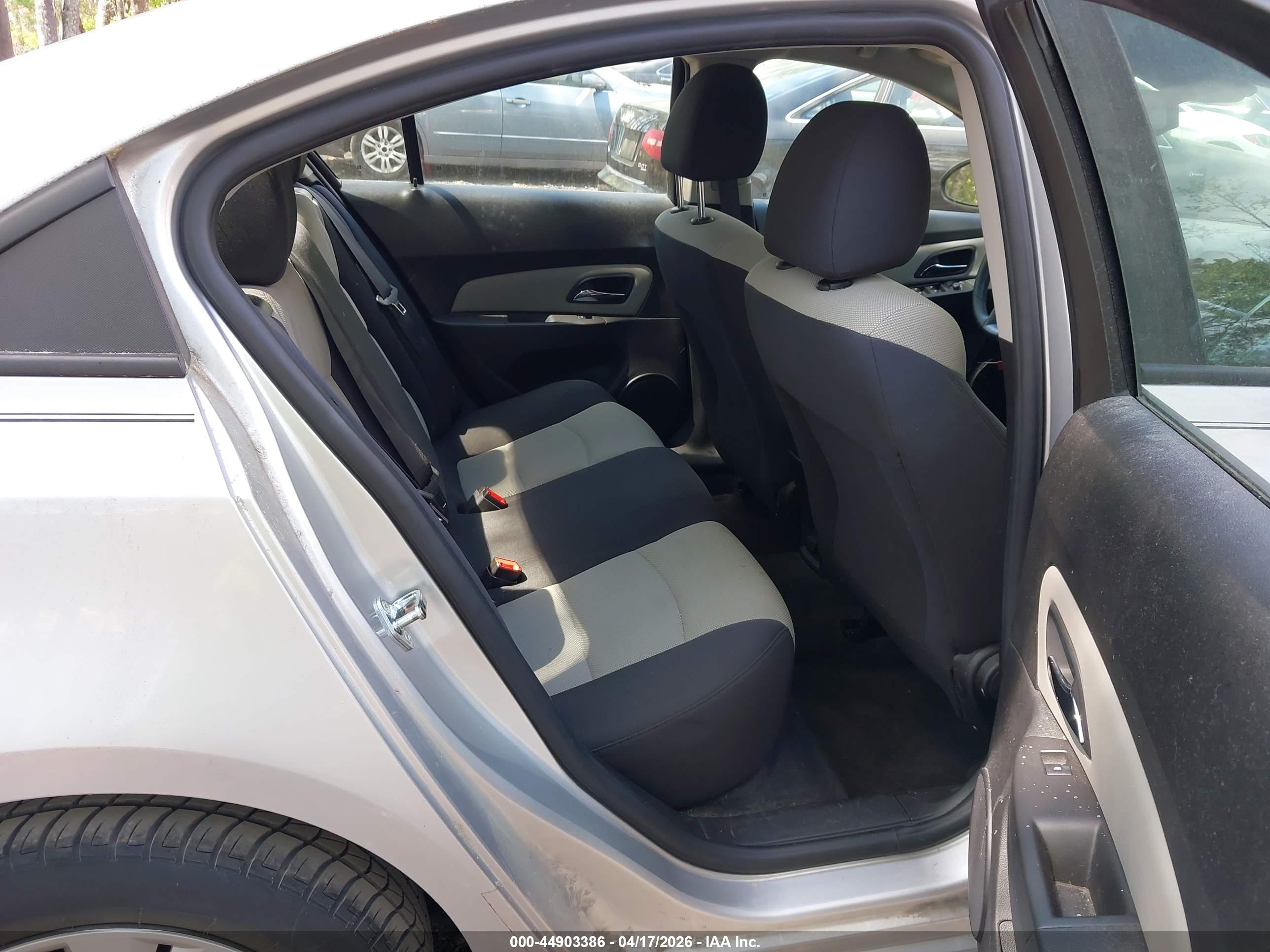 CHEVROLET CRUZE image 8