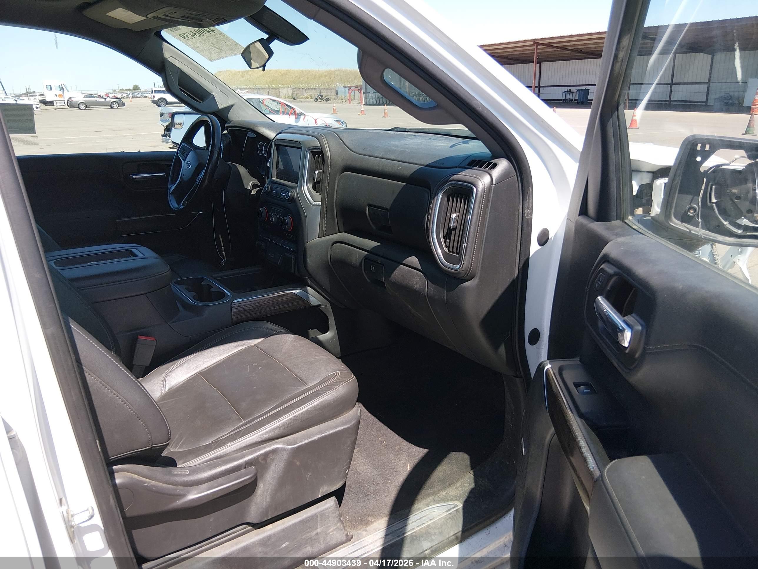 CHEVROLET SILVERADO image 5