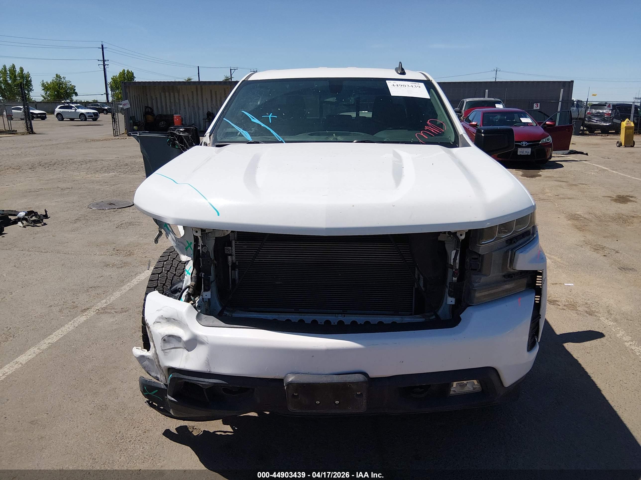 CHEVROLET SILVERADO image 6