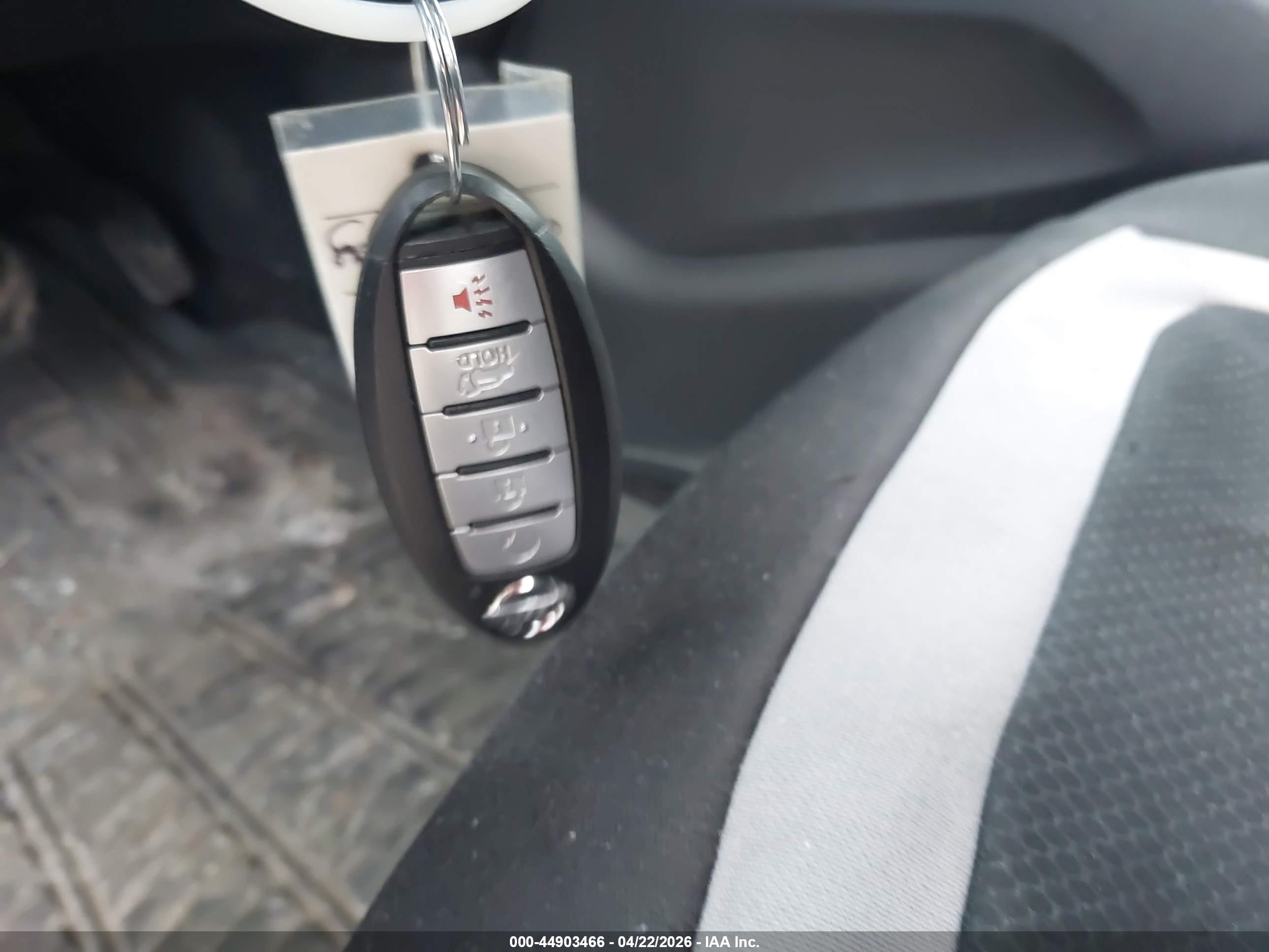 NISSAN ROGUE image 11