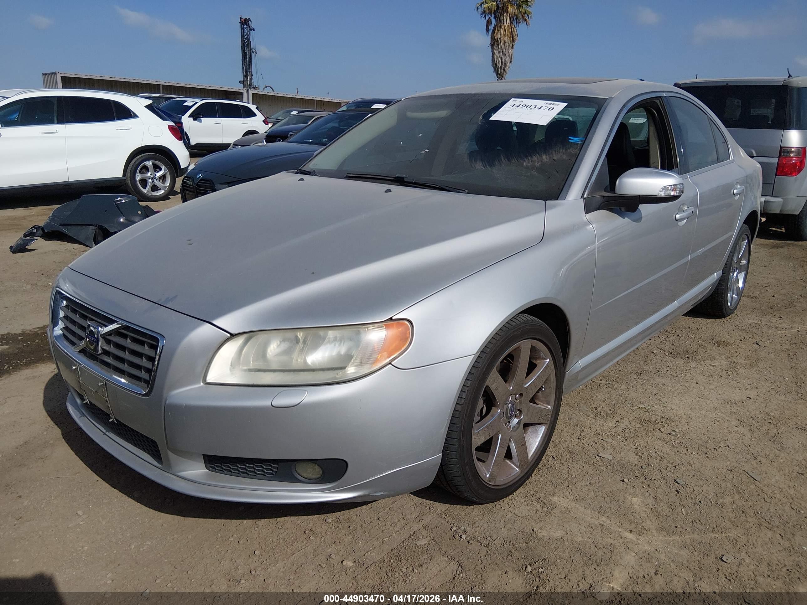 VOLVO S80 image 2