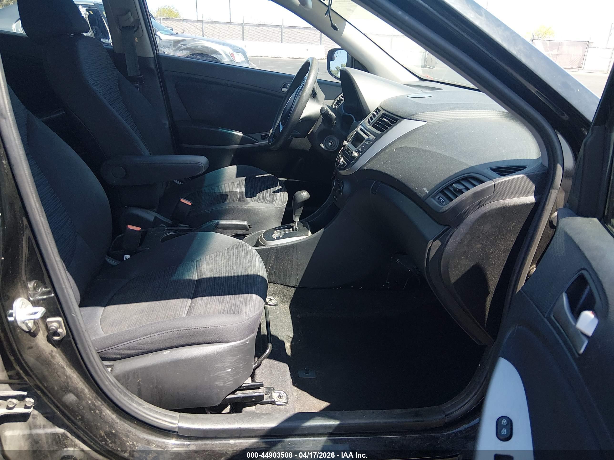 HYUNDAI ACCENT image 5