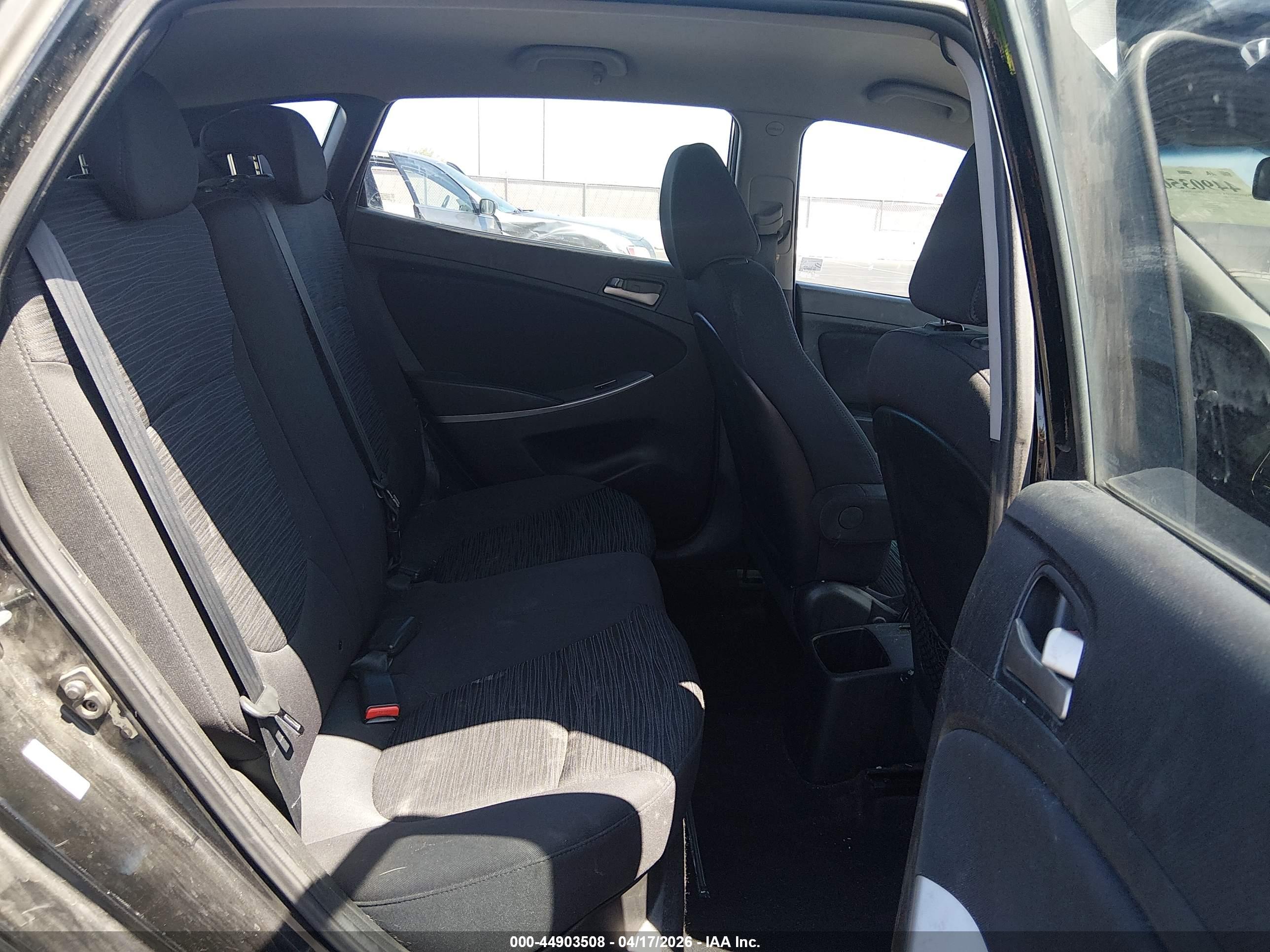 HYUNDAI ACCENT image 8