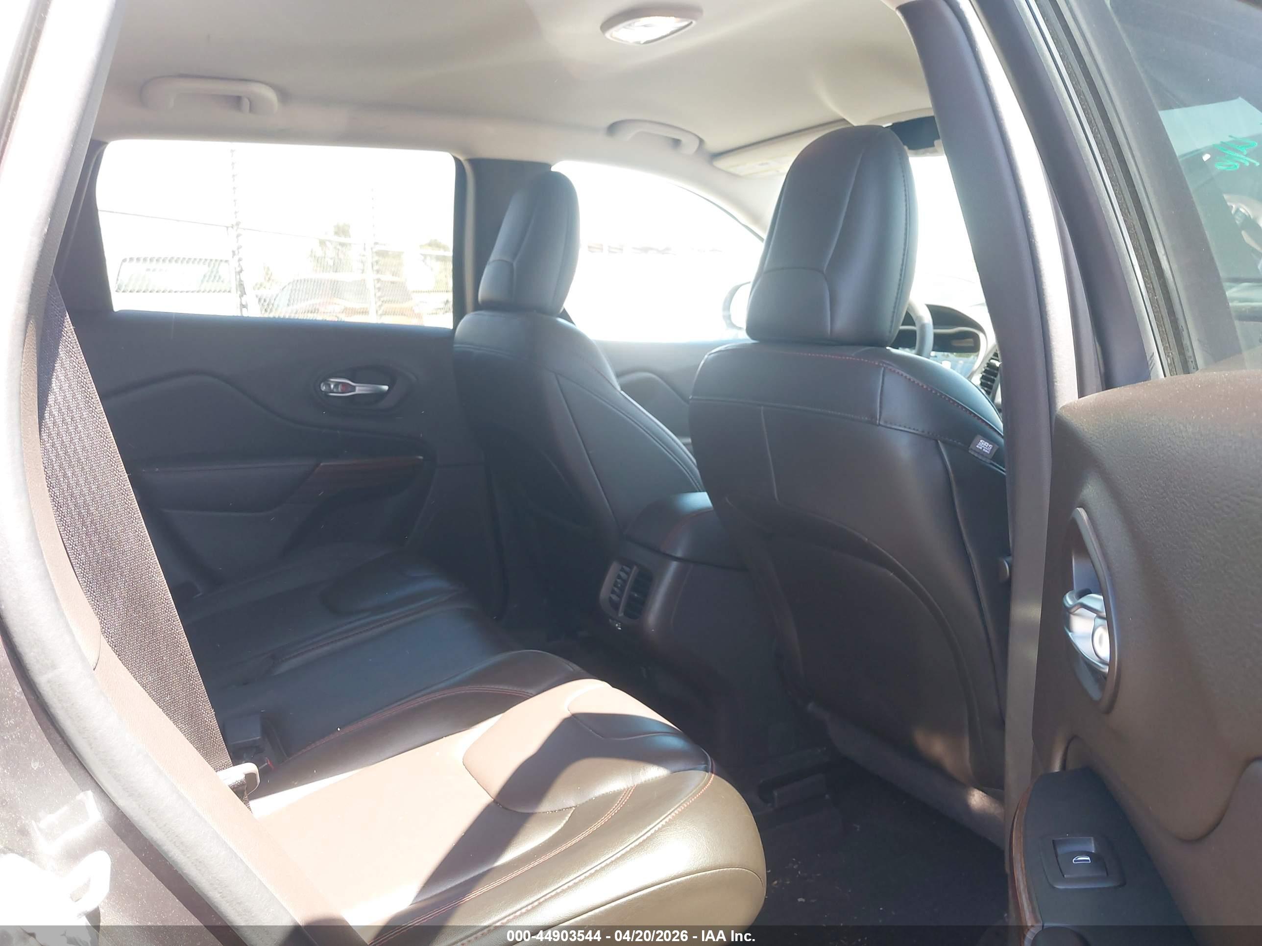 JEEP CHEROKEE image 8