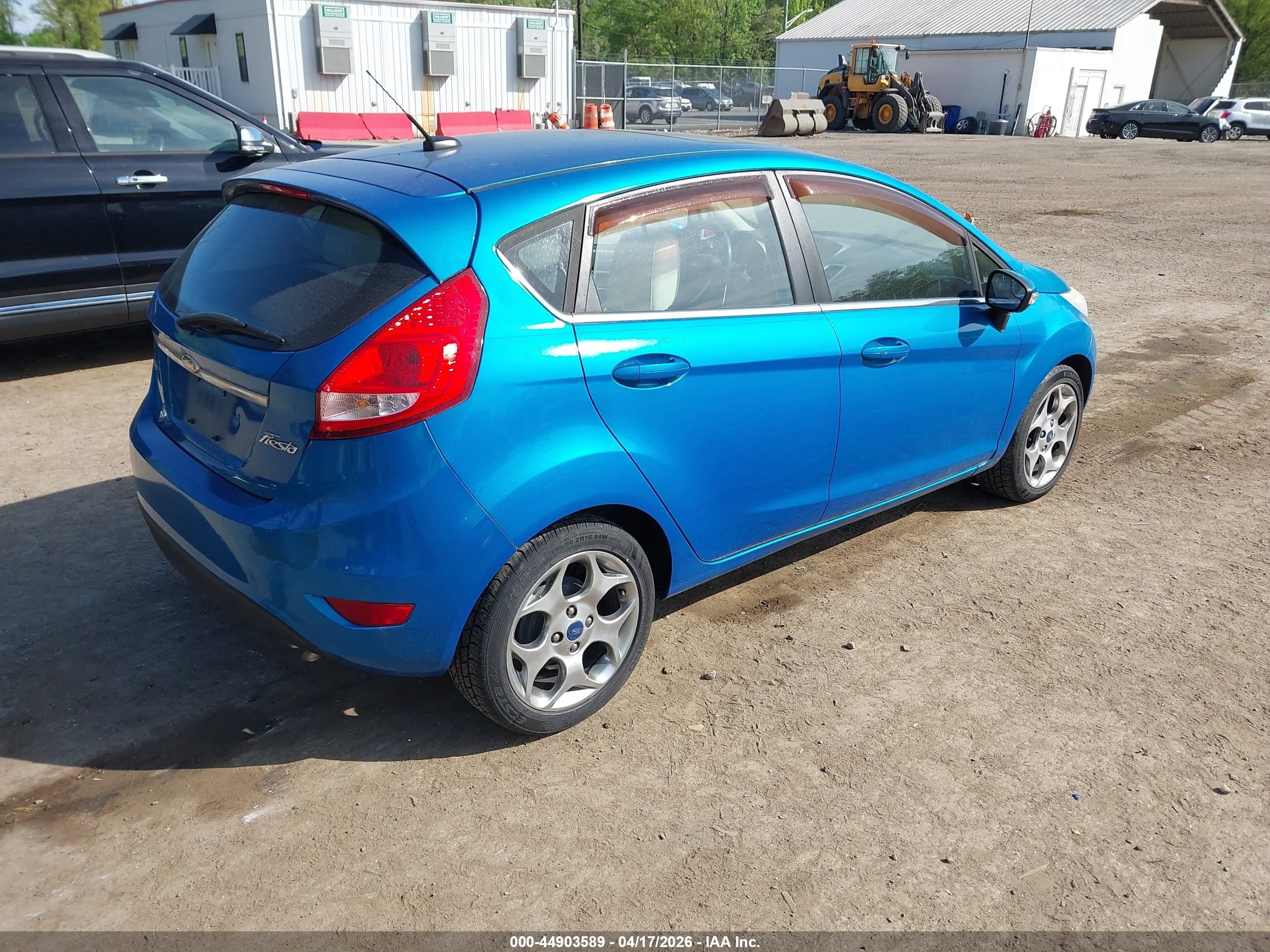 FORD FIESTA image 4