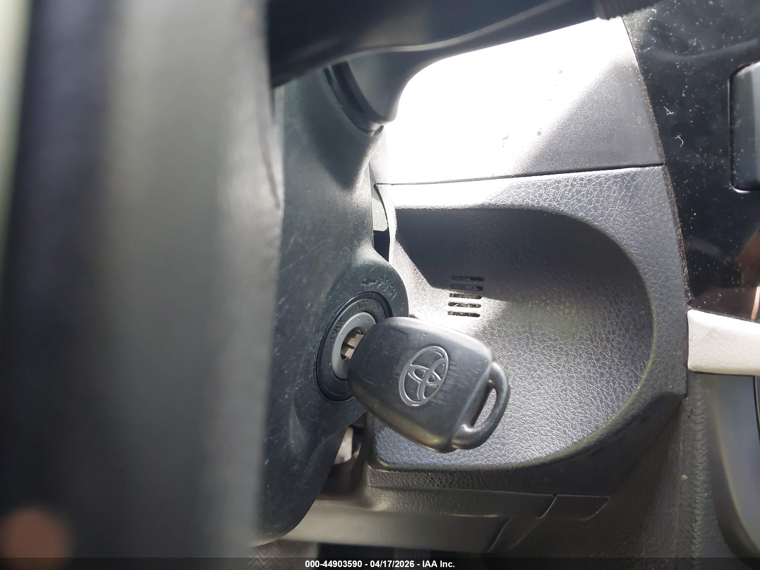 TOYOTA COROLLA image 11