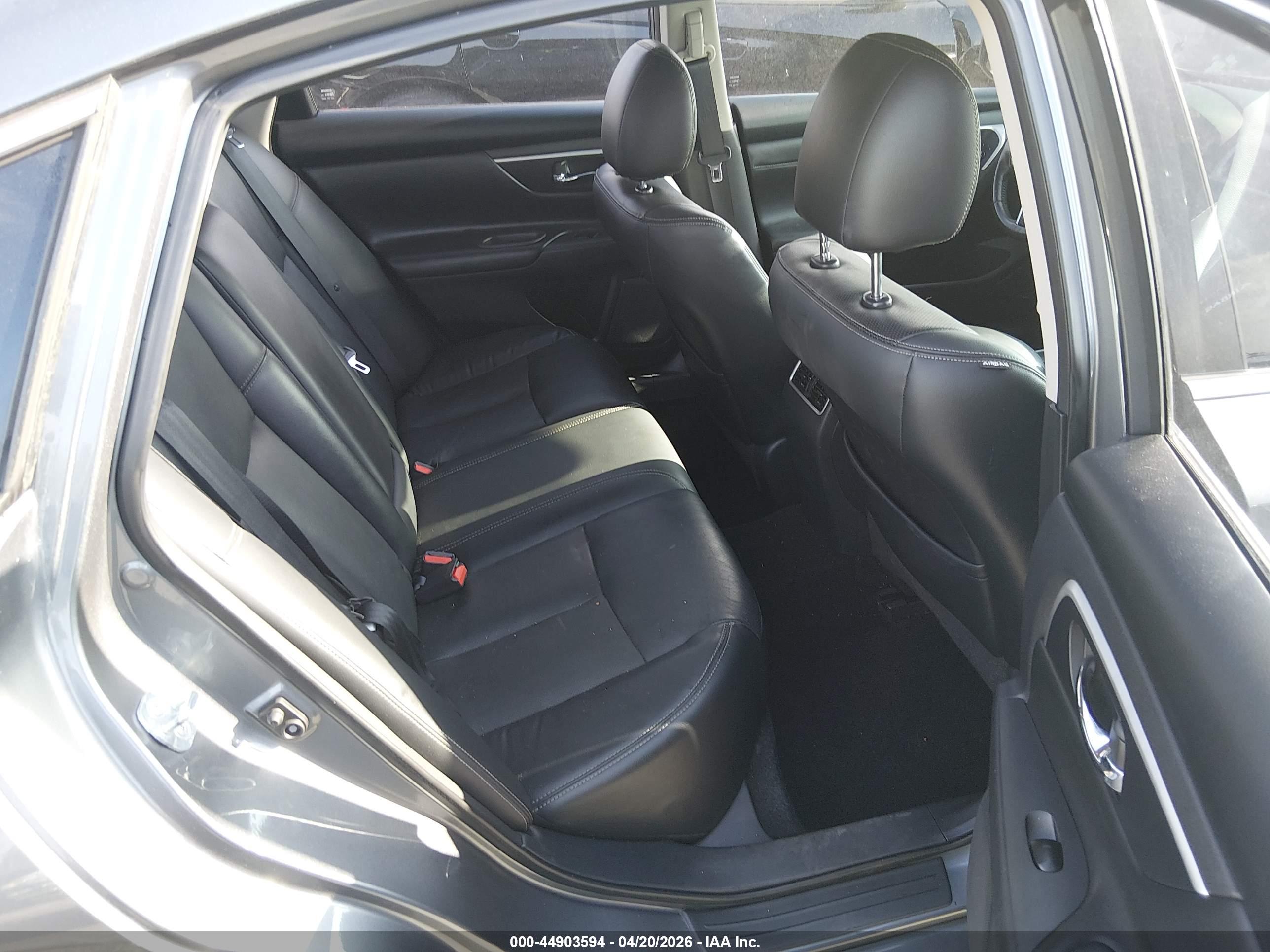 NISSAN ALTIMA image 8