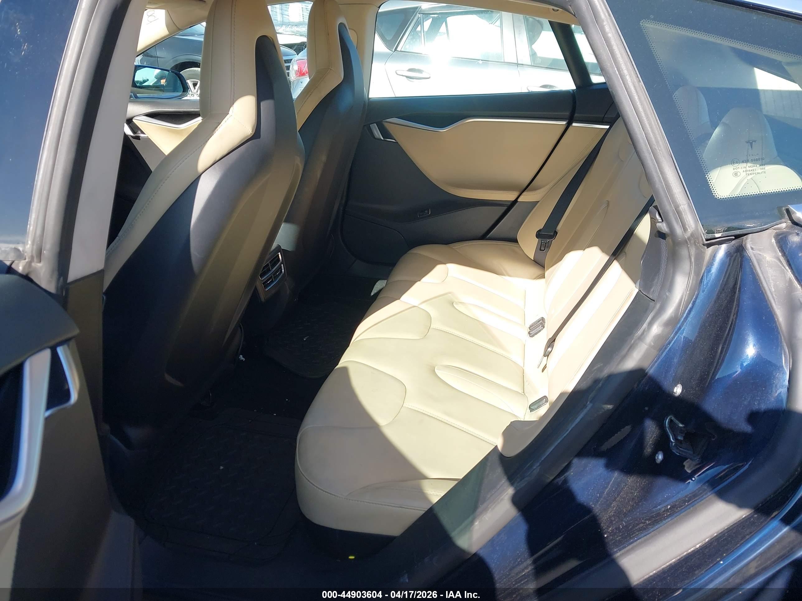 TESLA MODEL image 8