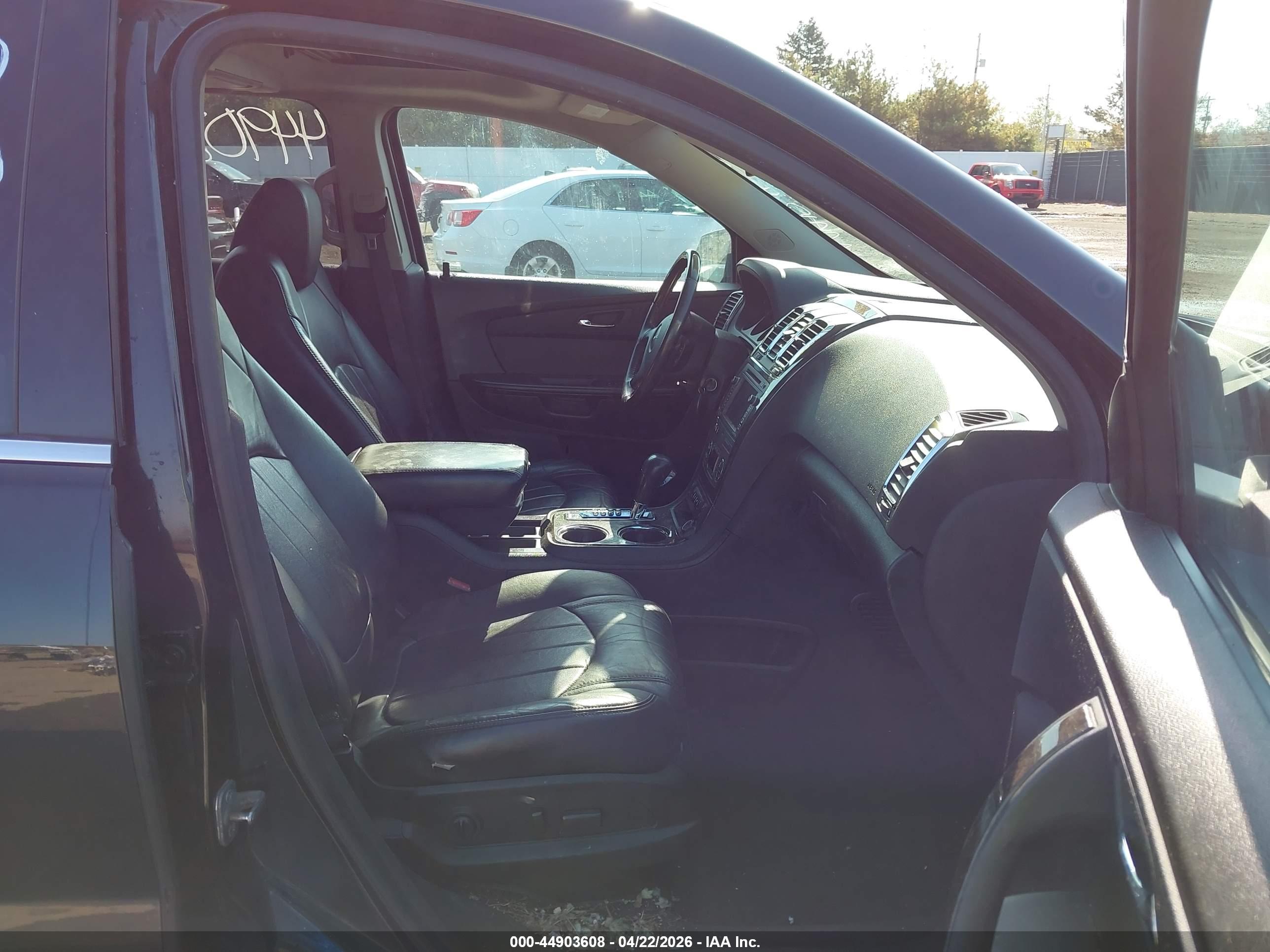 GMC ACADIA image 5