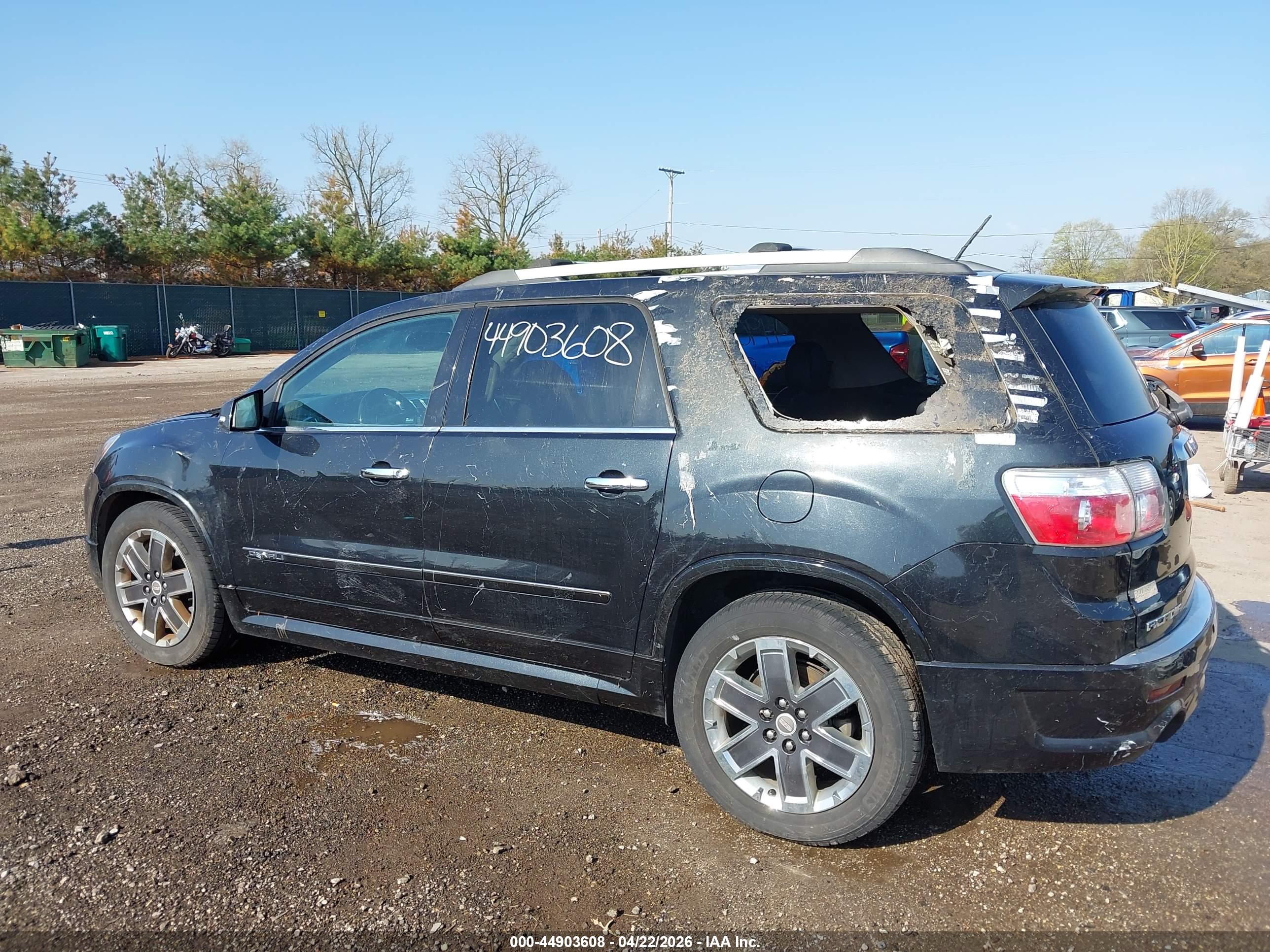 GMC ACADIA image 6