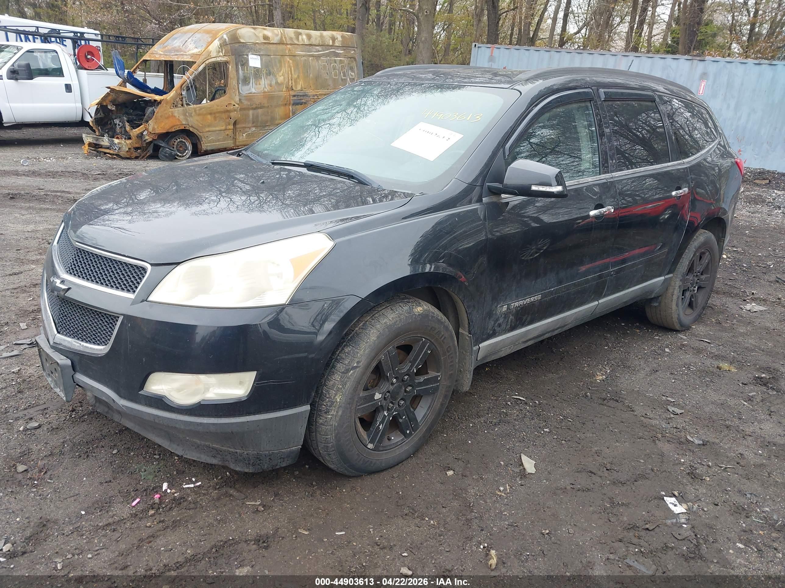 CHEVROLET TRAVERSE image 2