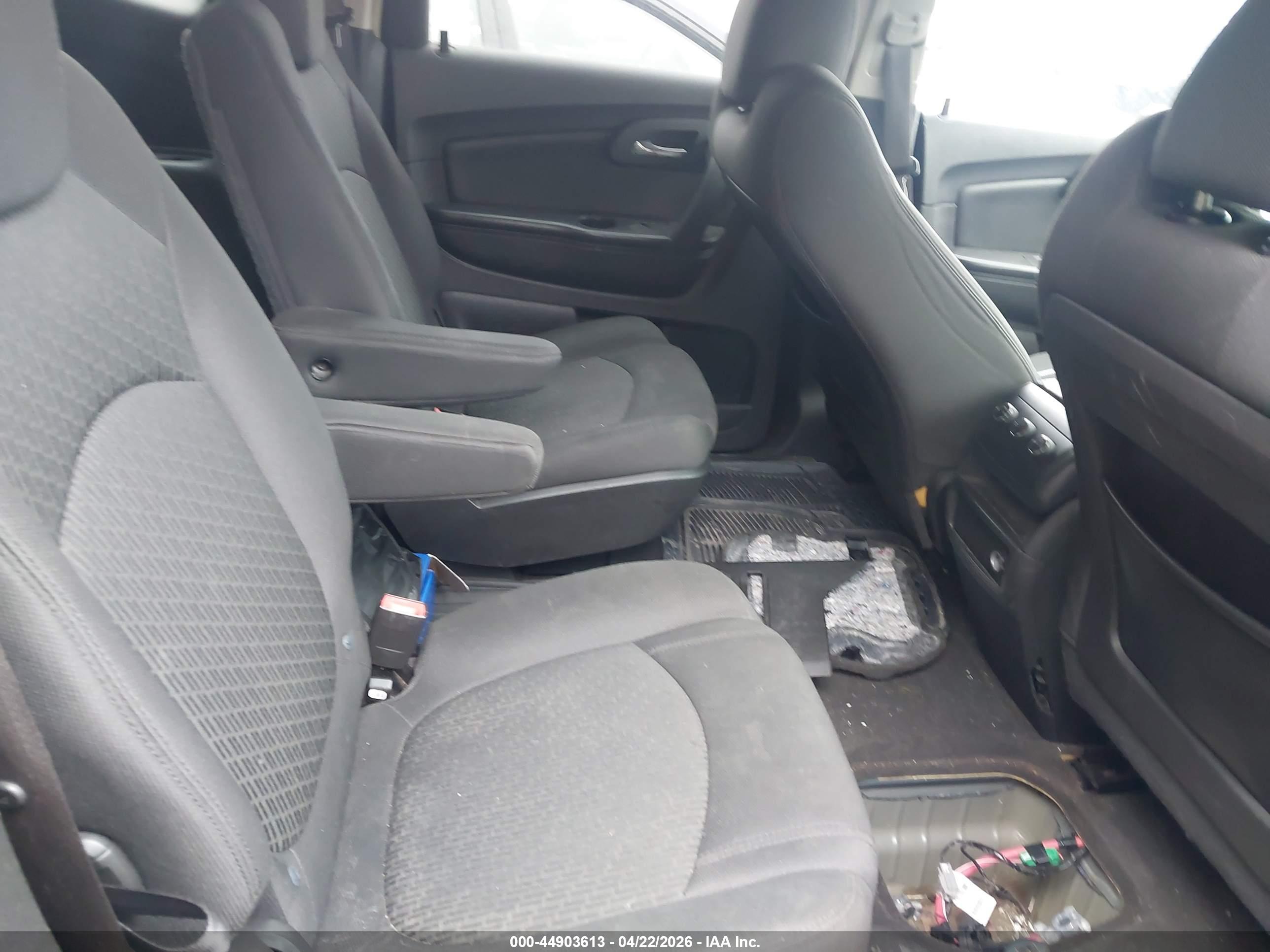 CHEVROLET TRAVERSE image 8