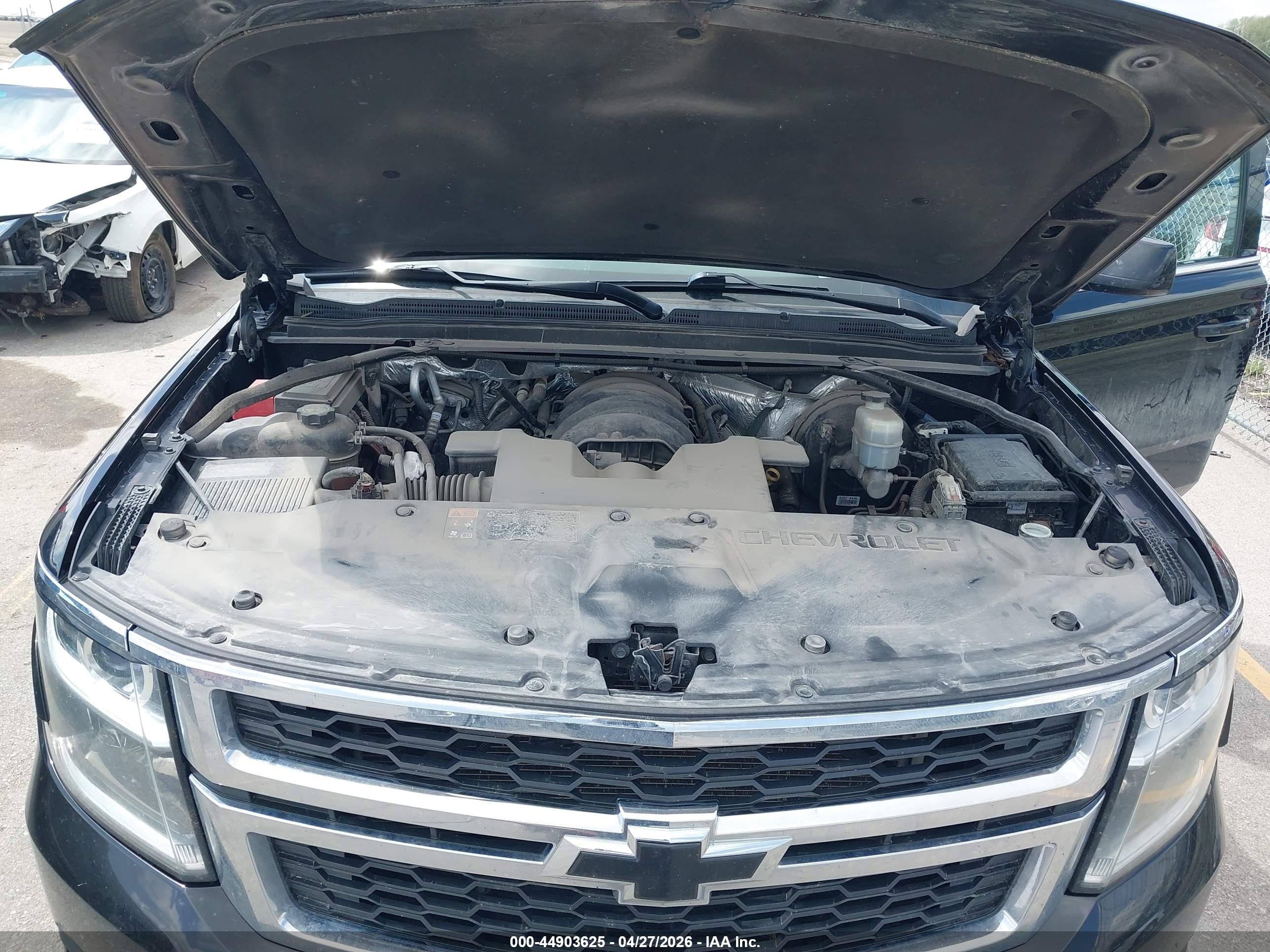 CHEVROLET SUBURBAN image 10