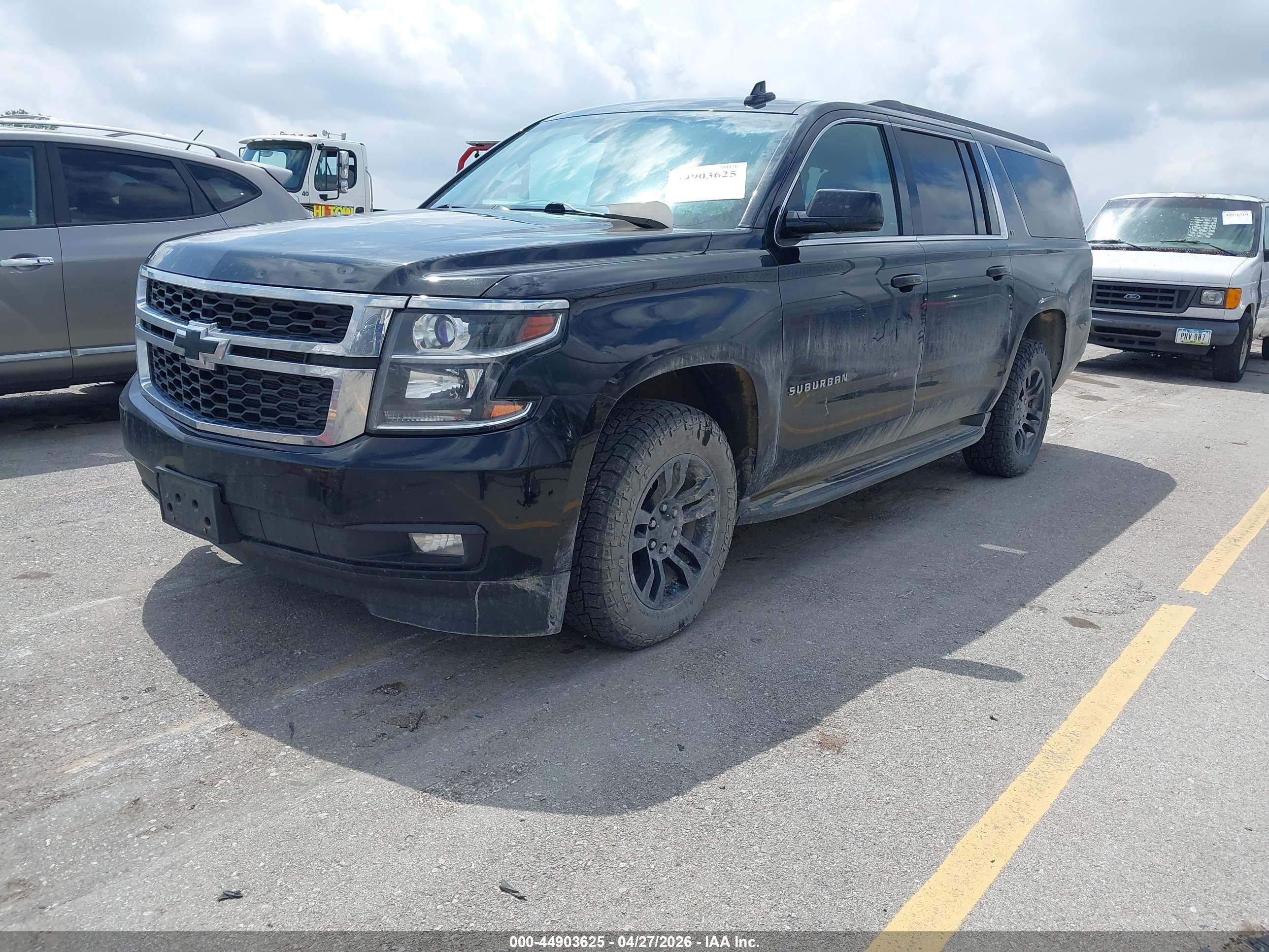 CHEVROLET SUBURBAN image 2