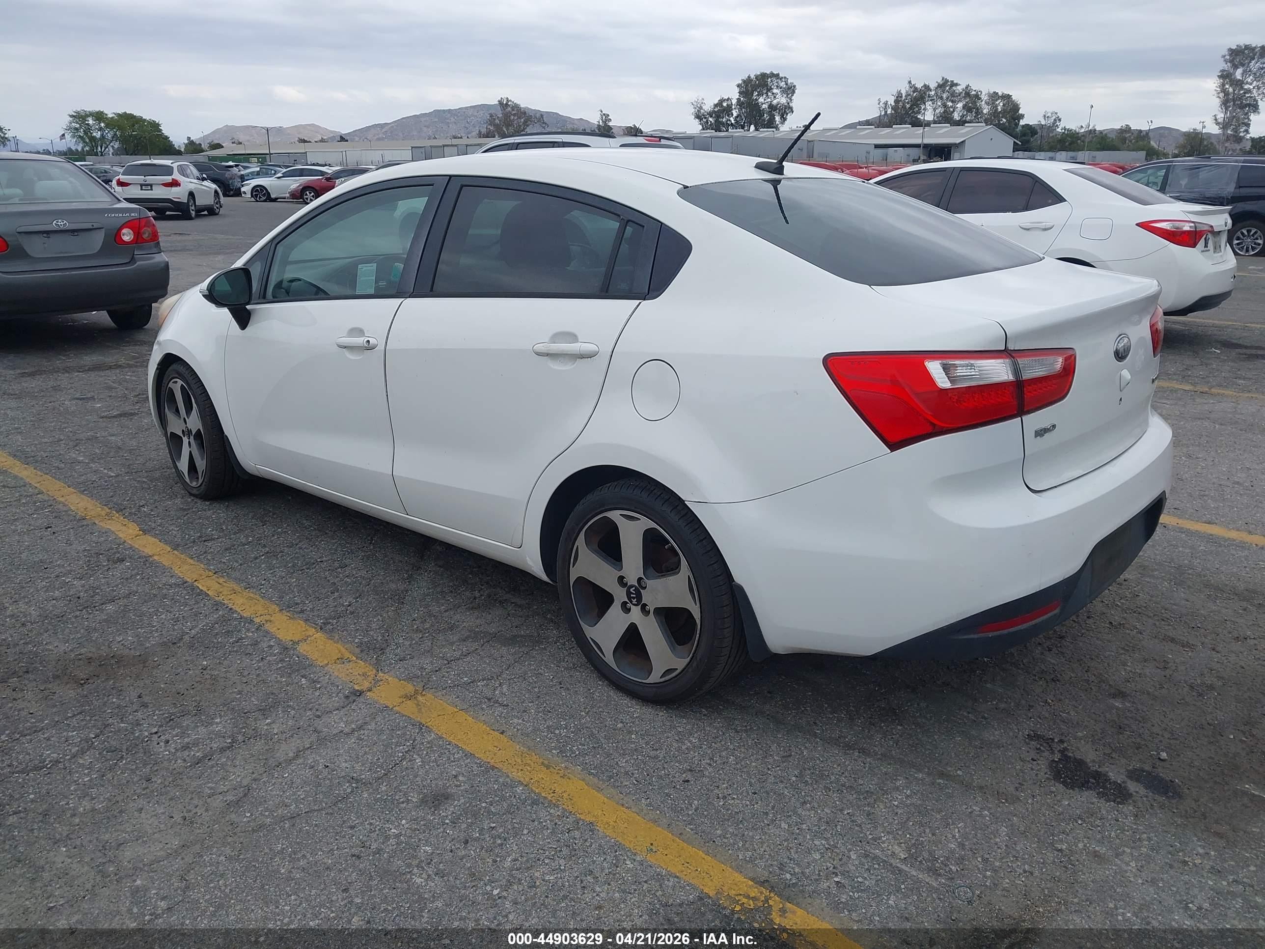 KIA RIO image 3
