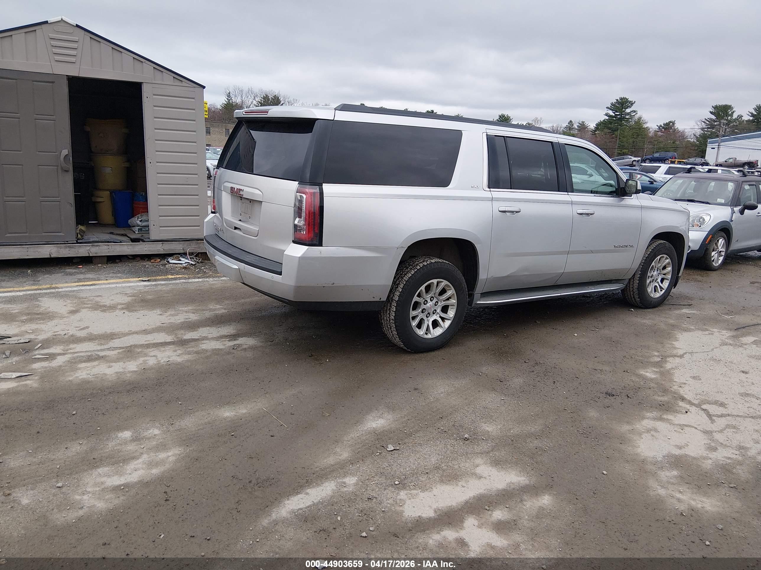 GMC YUKON image 4