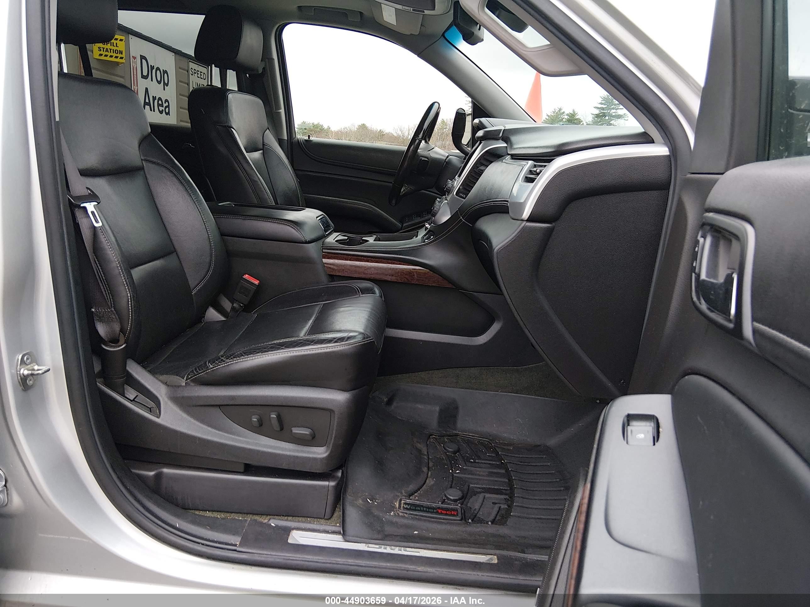 GMC YUKON image 5