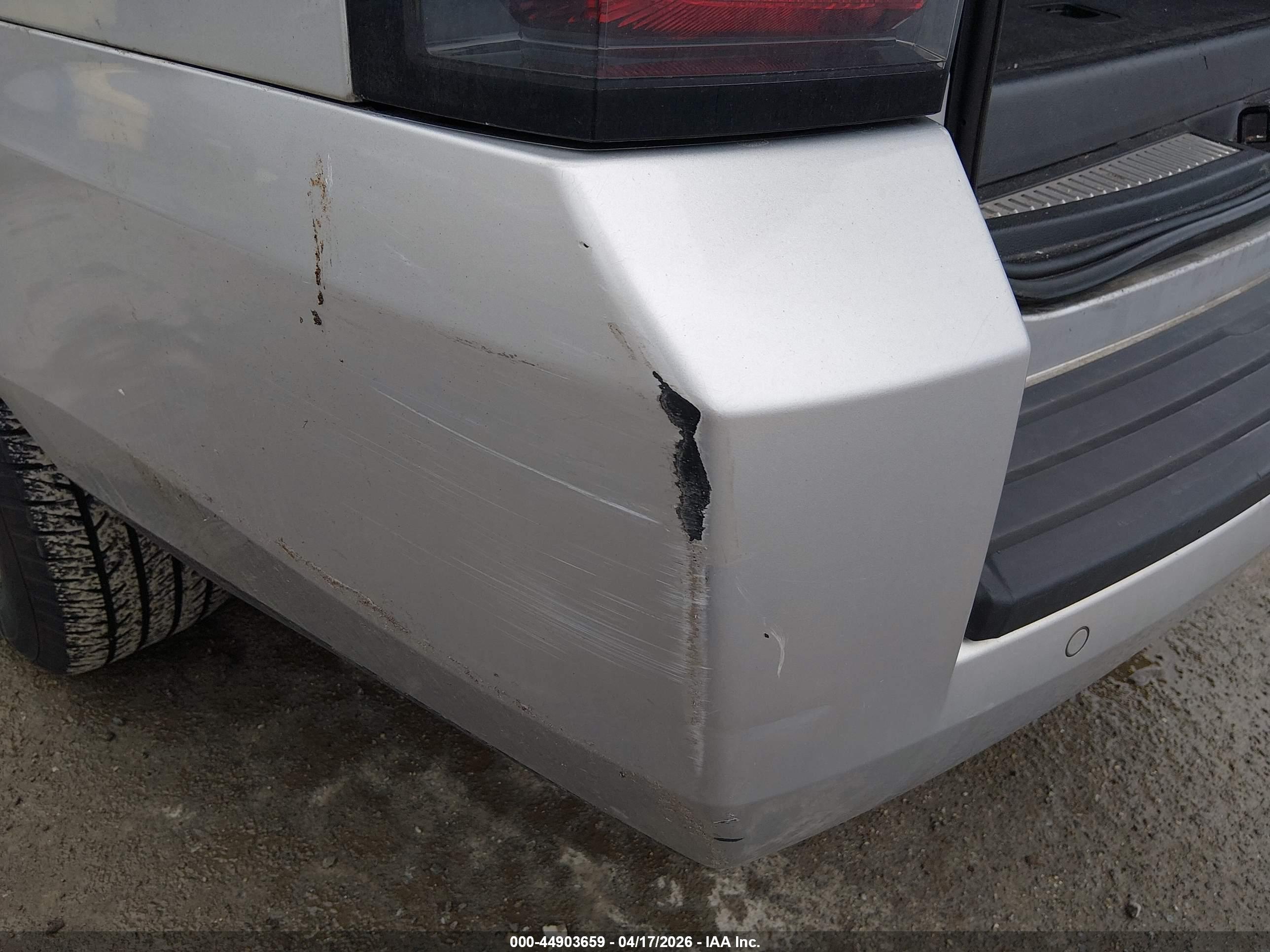 GMC YUKON image 6