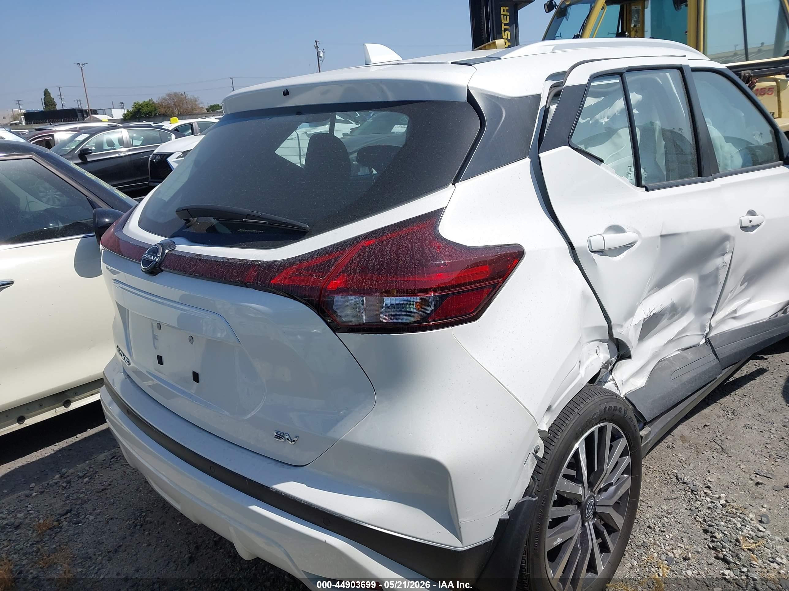 NISSAN KICKS image 4