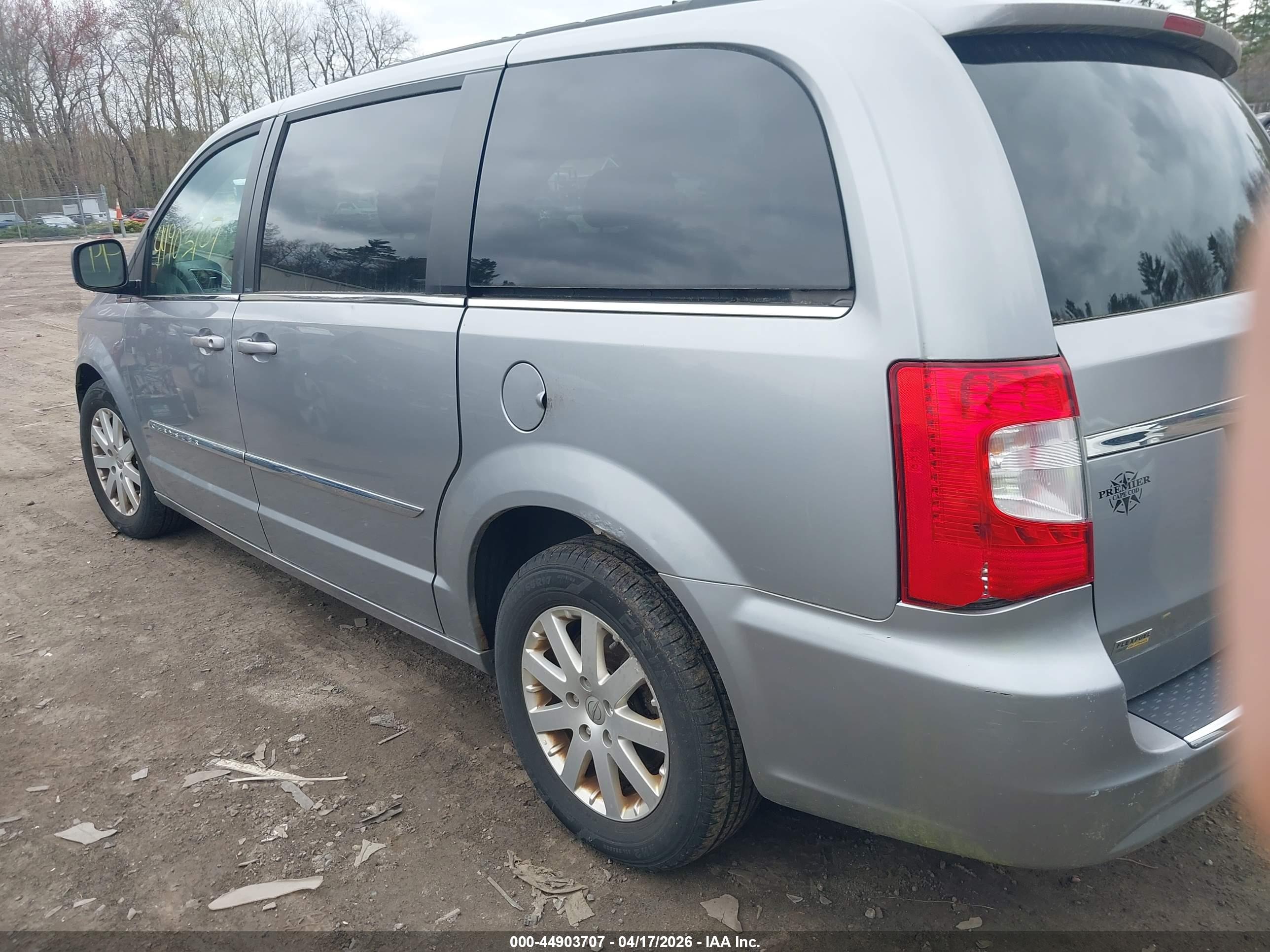 CHRYSLER TOWN image 3