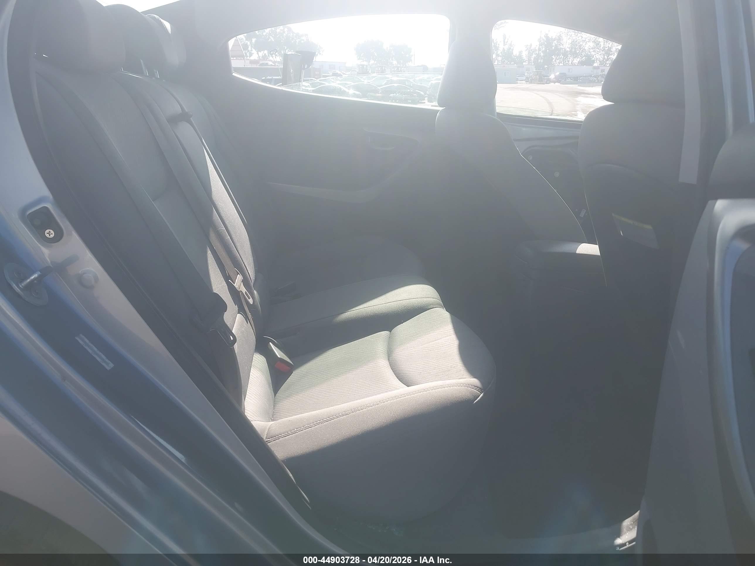 HYUNDAI ELANTRA image 8
