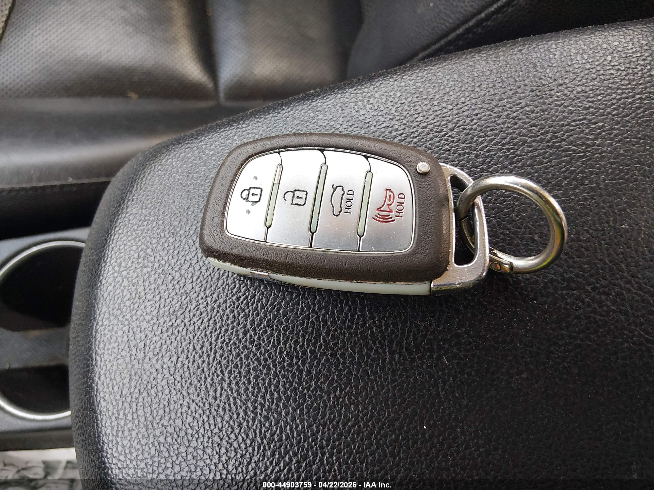 HYUNDAI ELANTRA image 11
