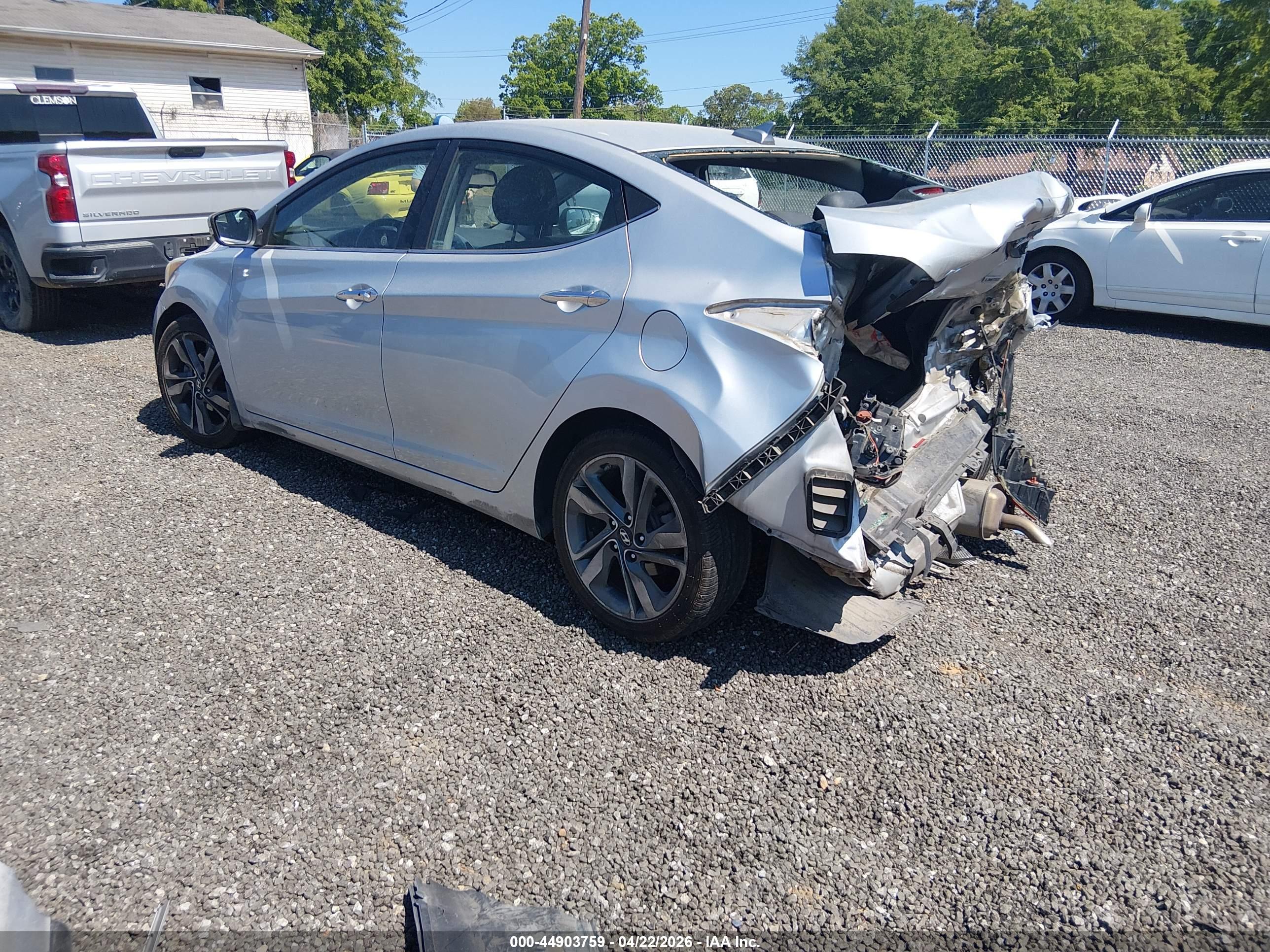 HYUNDAI ELANTRA image 3